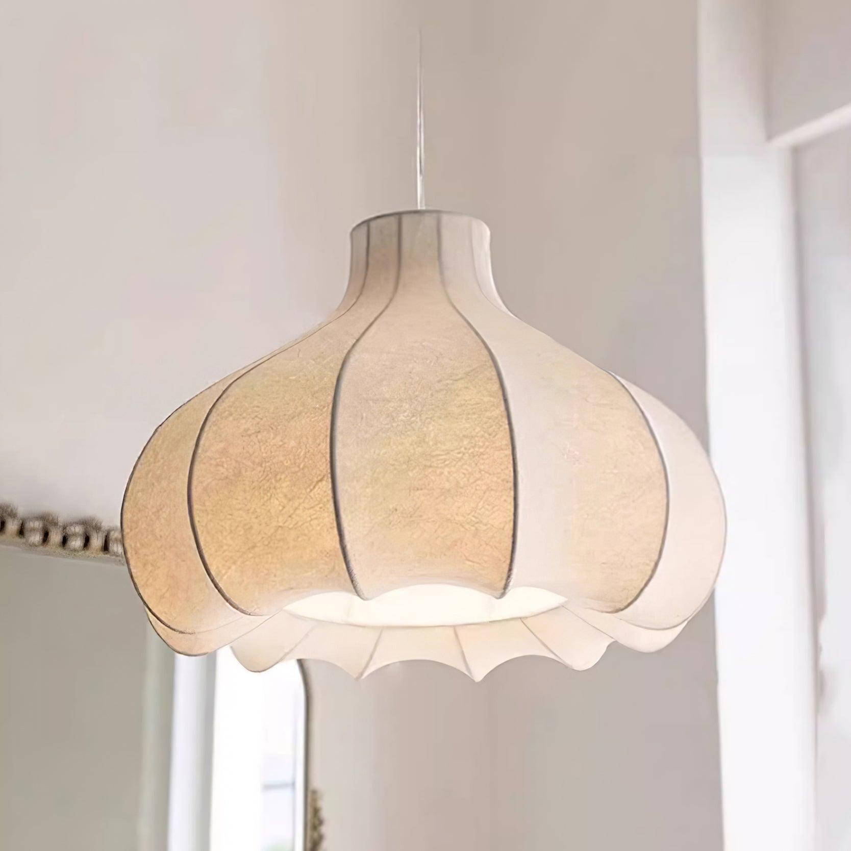 Silky Suspension avec Abat-jour en Soie Plissée Blanc Elégant - Neutralighting