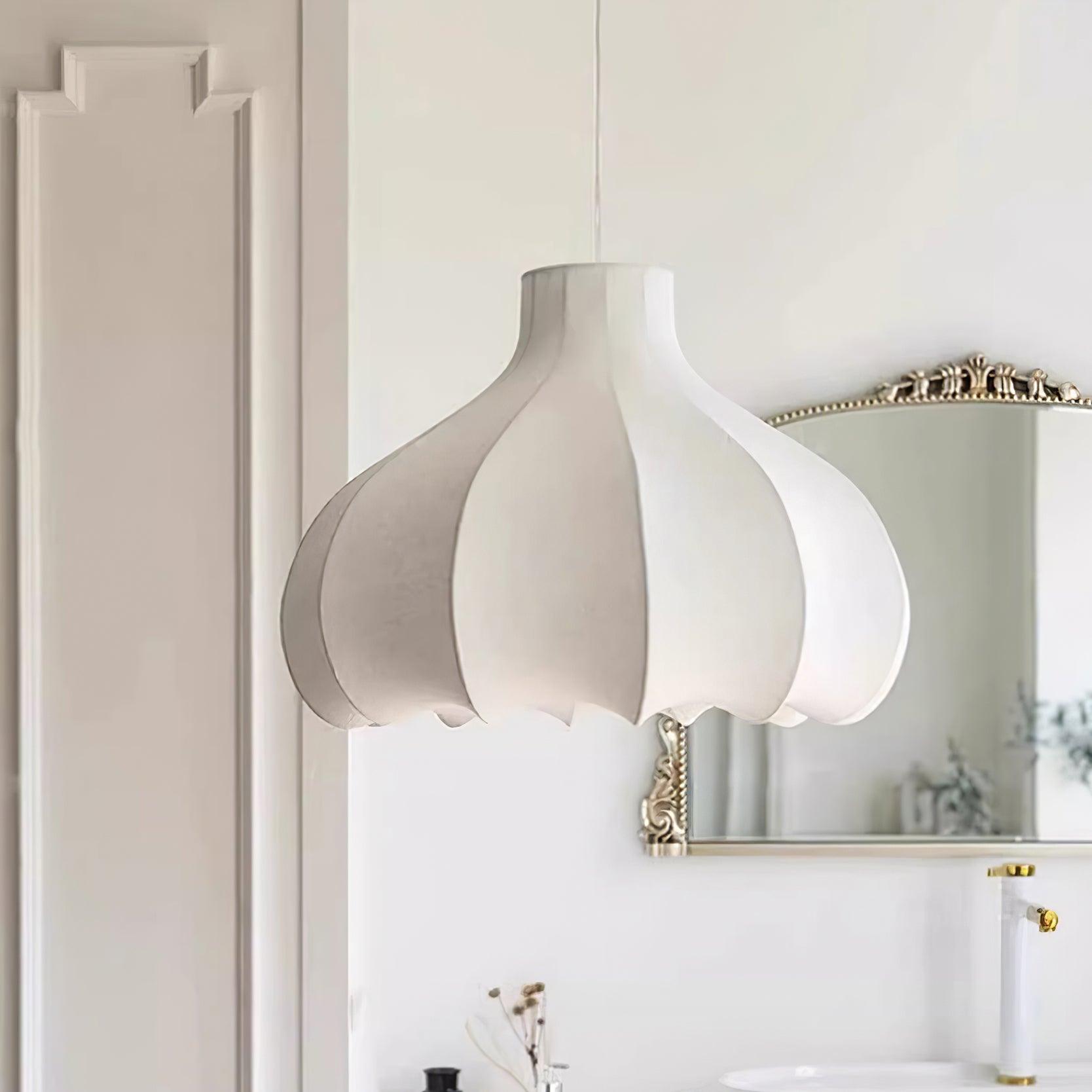 Silky Suspension avec Abat-jour en Soie Plissée Blanc Elégant - Neutralighting