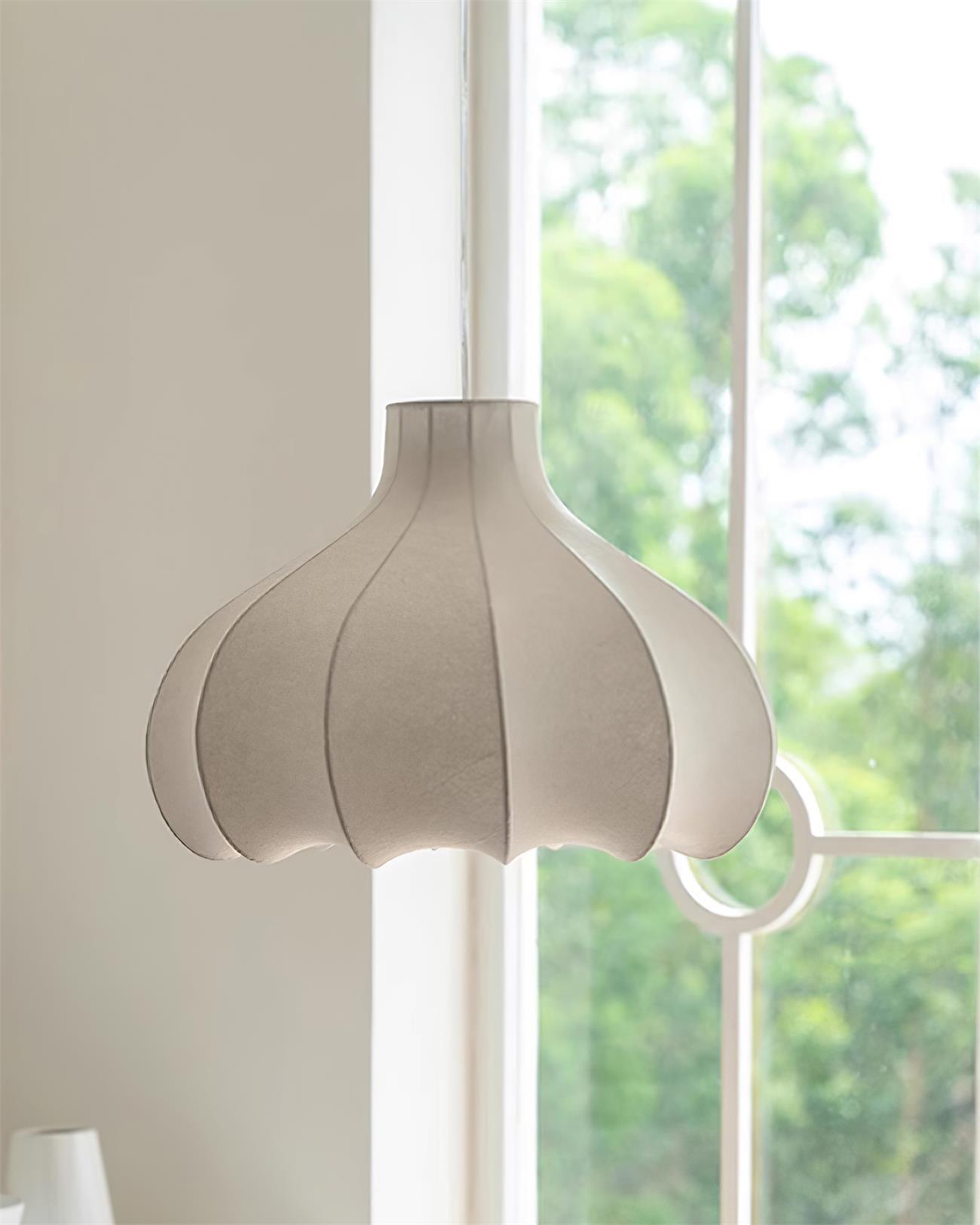 Silky Suspension avec Abat-jour en Soie Plissée Blanc Elégant - Neutralighting