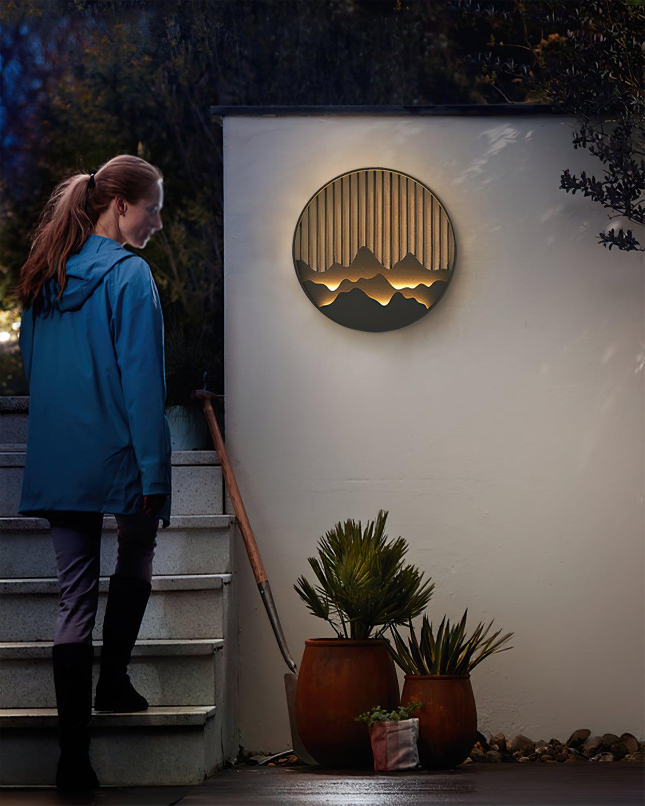 Mountain Wall Lamp Outdoor Circular Silhouette - Neutralighting
