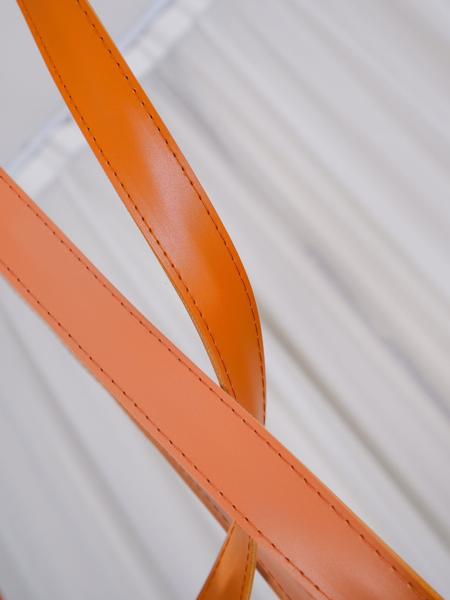 Lustra Suspension en Cuir et Verre - Neutralighting