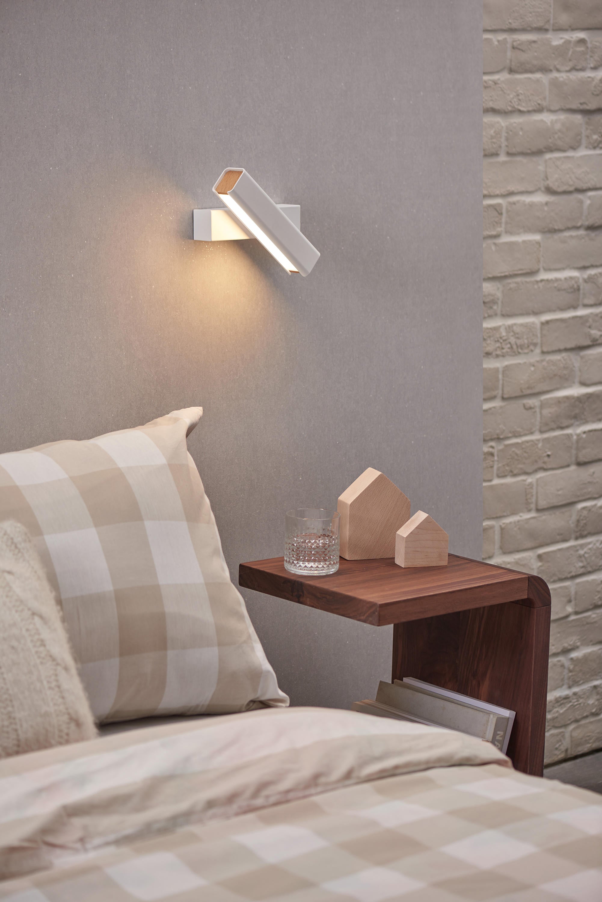 Olvynora Rotating Modern Minimalist Wooden Metal Wall Lamp - Lamp Copper