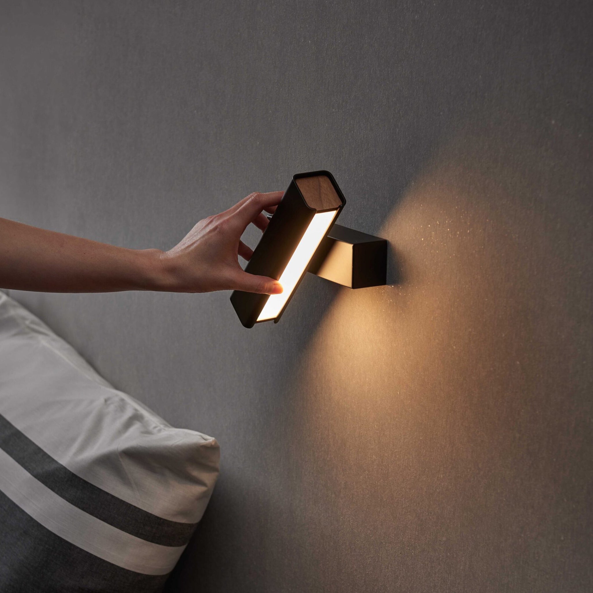 Olvynora Rotating Modern Minimalist Wooden Metal Wall Lamp - Lamp Copper