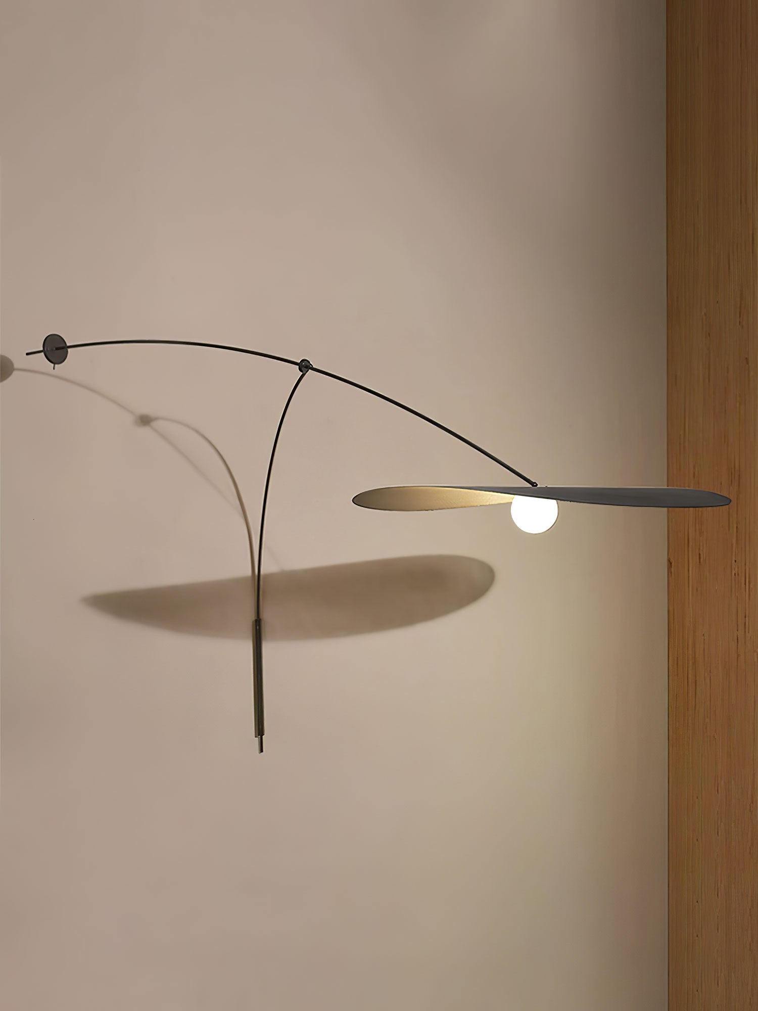 Embise Glass Minimalist Wall Lamp - Neutralighting