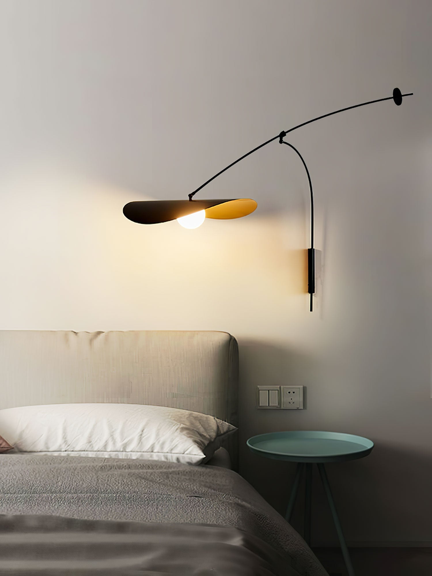 Embise Glass Minimalist Wall Lamp - Neutralighting