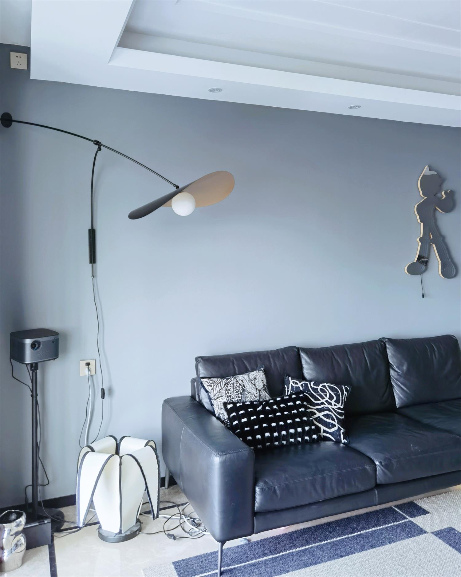 Embise Glass Minimalist Wall Lamp - Neutralighting