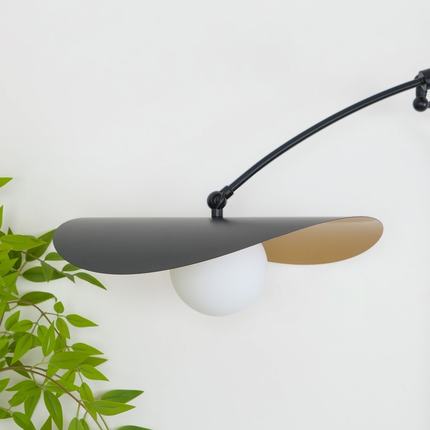 Embise Glass Minimalist Wall Lamp - Neutralighting