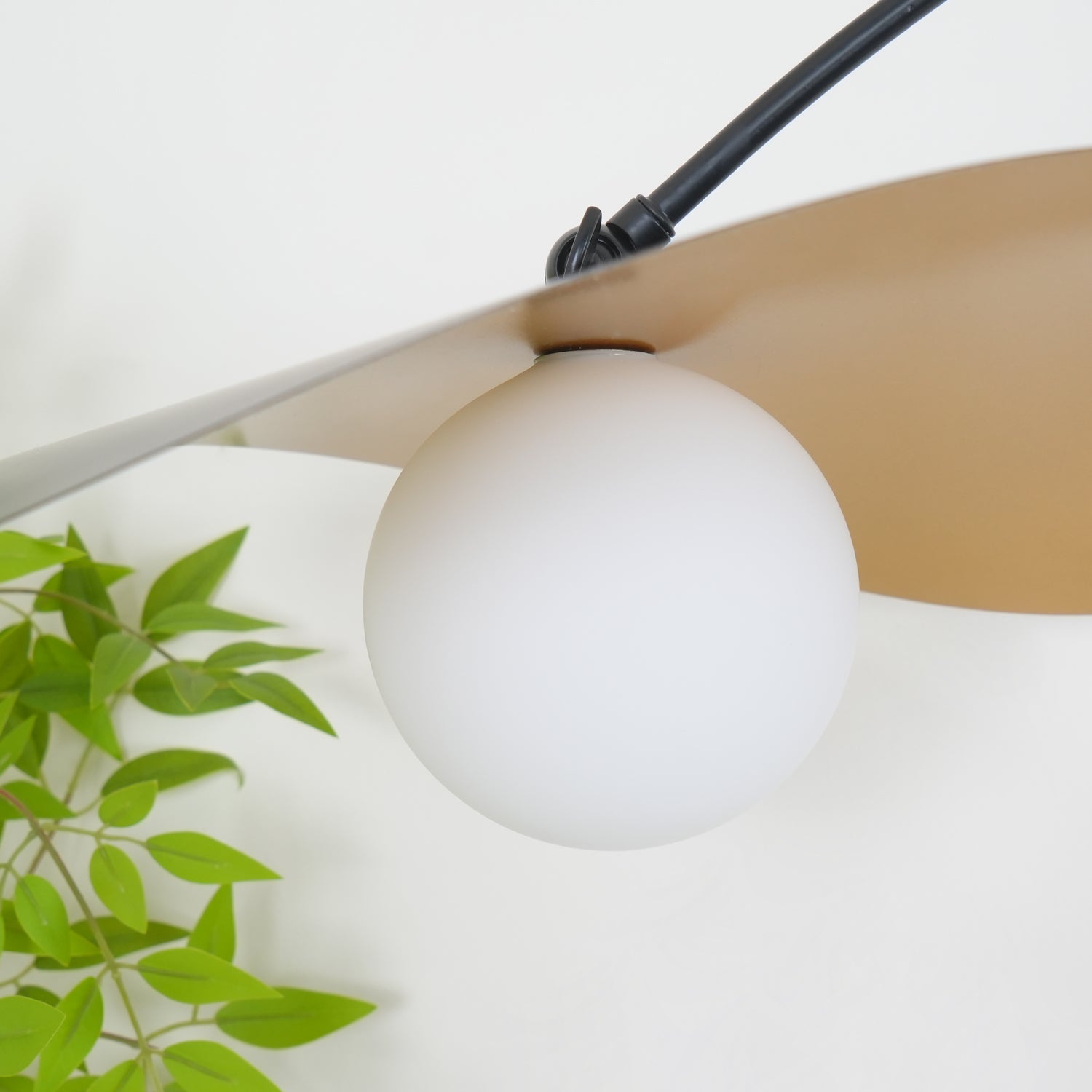 Embise Glass Minimalist Wall Lamp - Neutralighting