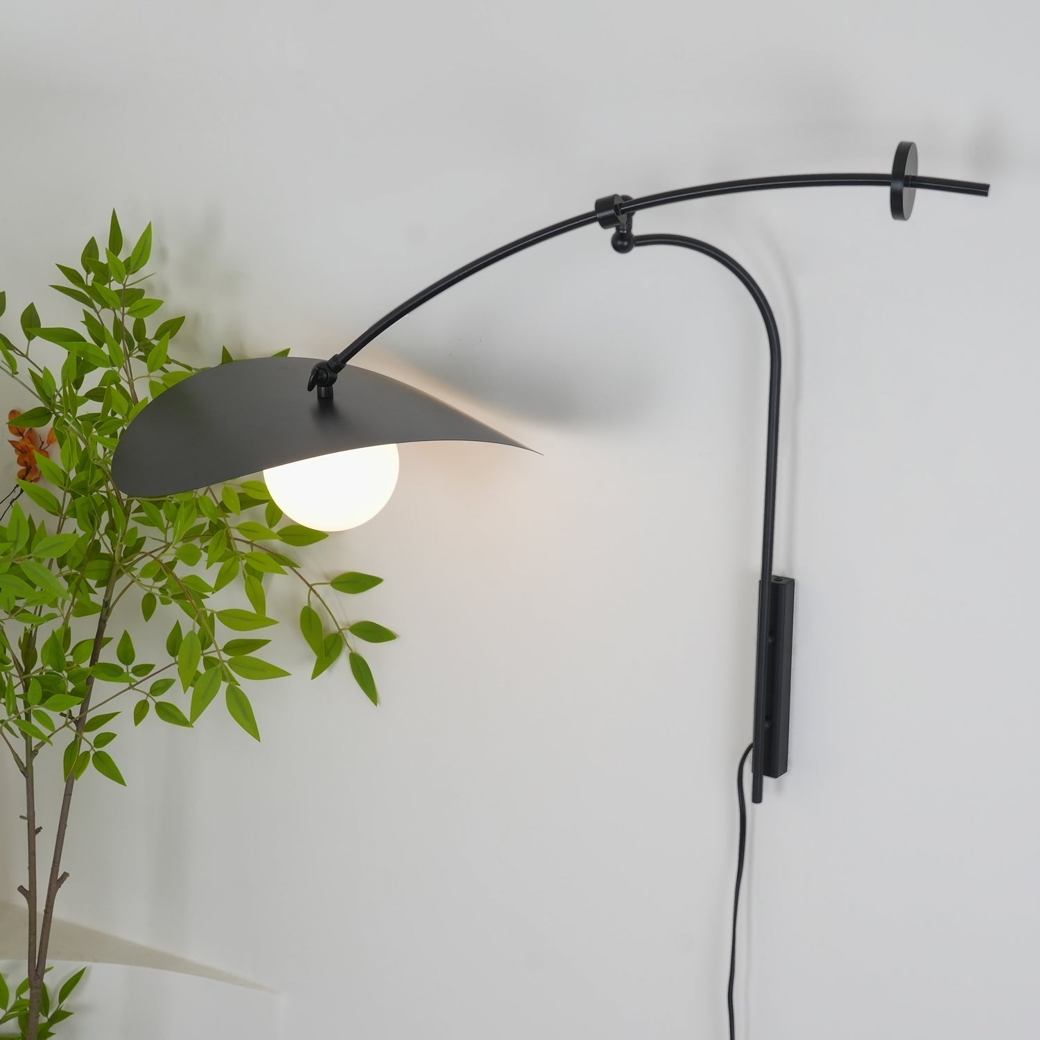 Embise Glass Minimalist Wall Lamp - Neutralighting