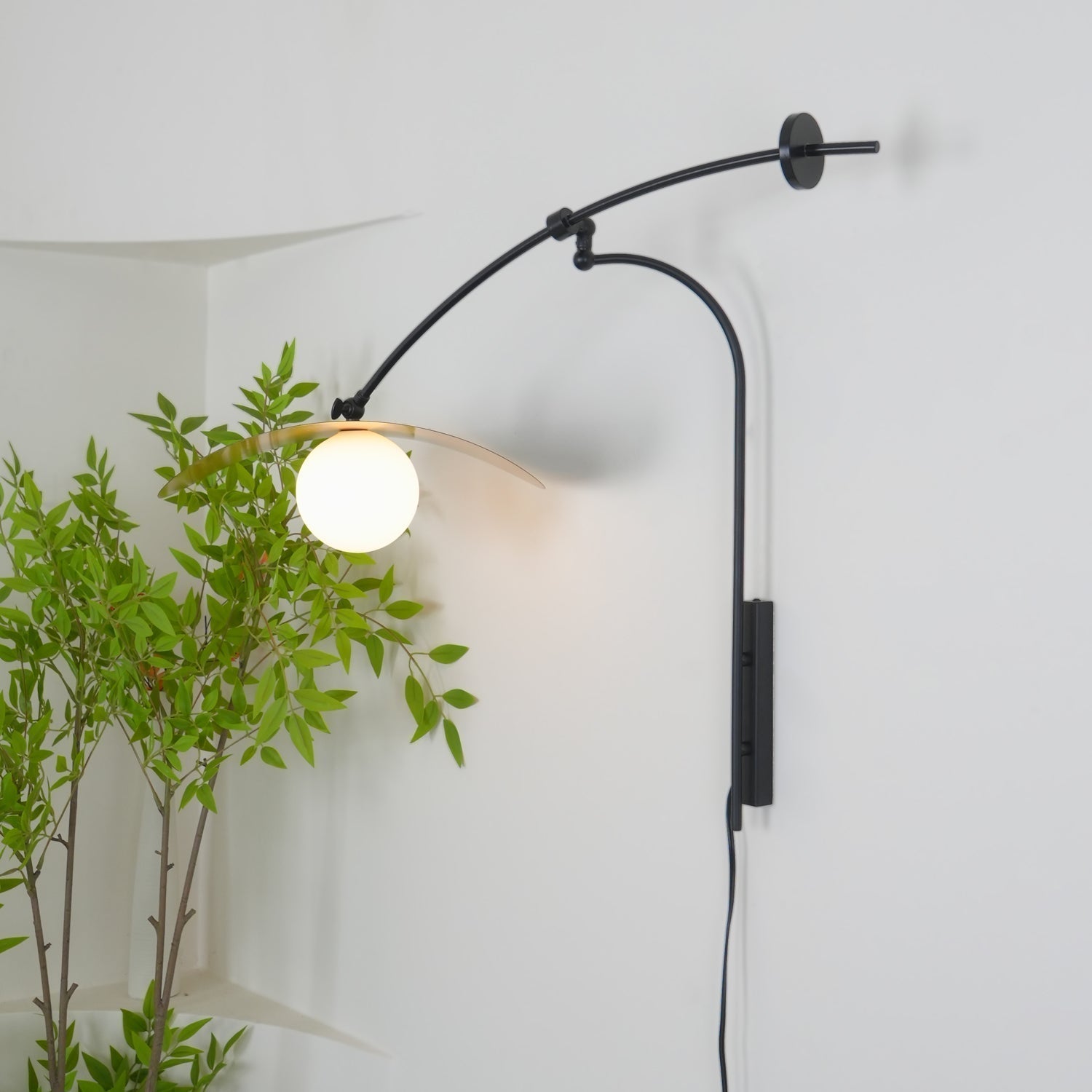 Embise Glass Minimalist Wall Lamp - Neutralighting