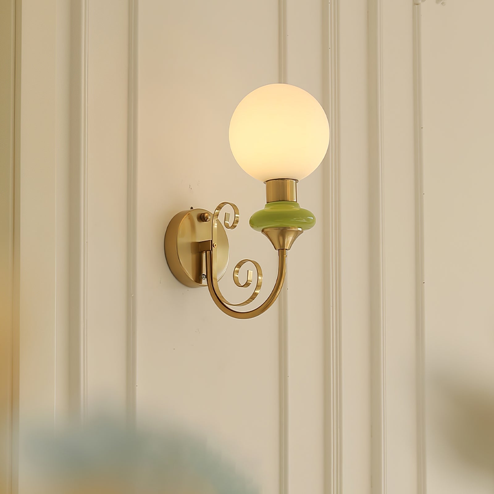 Whirl Chic Plug-in Wall Lamp - Neutralighting
