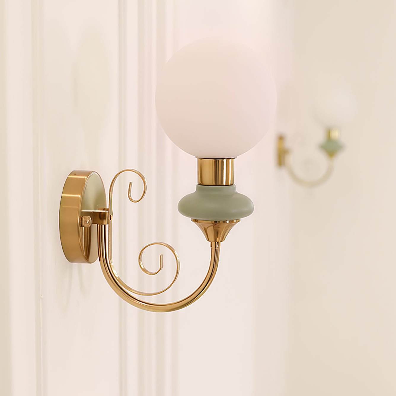Whirl Chic Plug-in Wall Lamp - Neutralighting