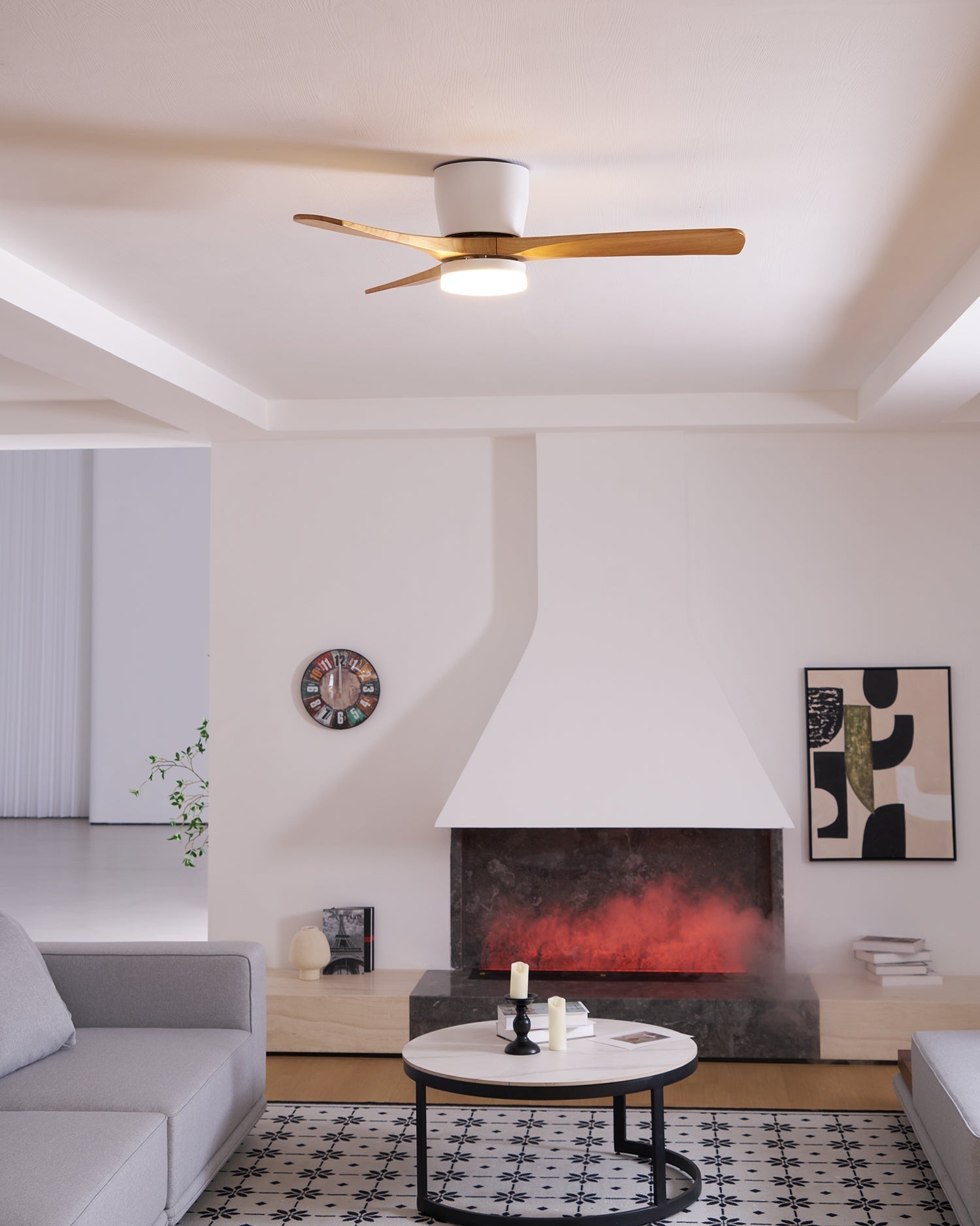 Plafonnier ventilateur Elena, soulignant sa résistance à l'humidité IP 20.