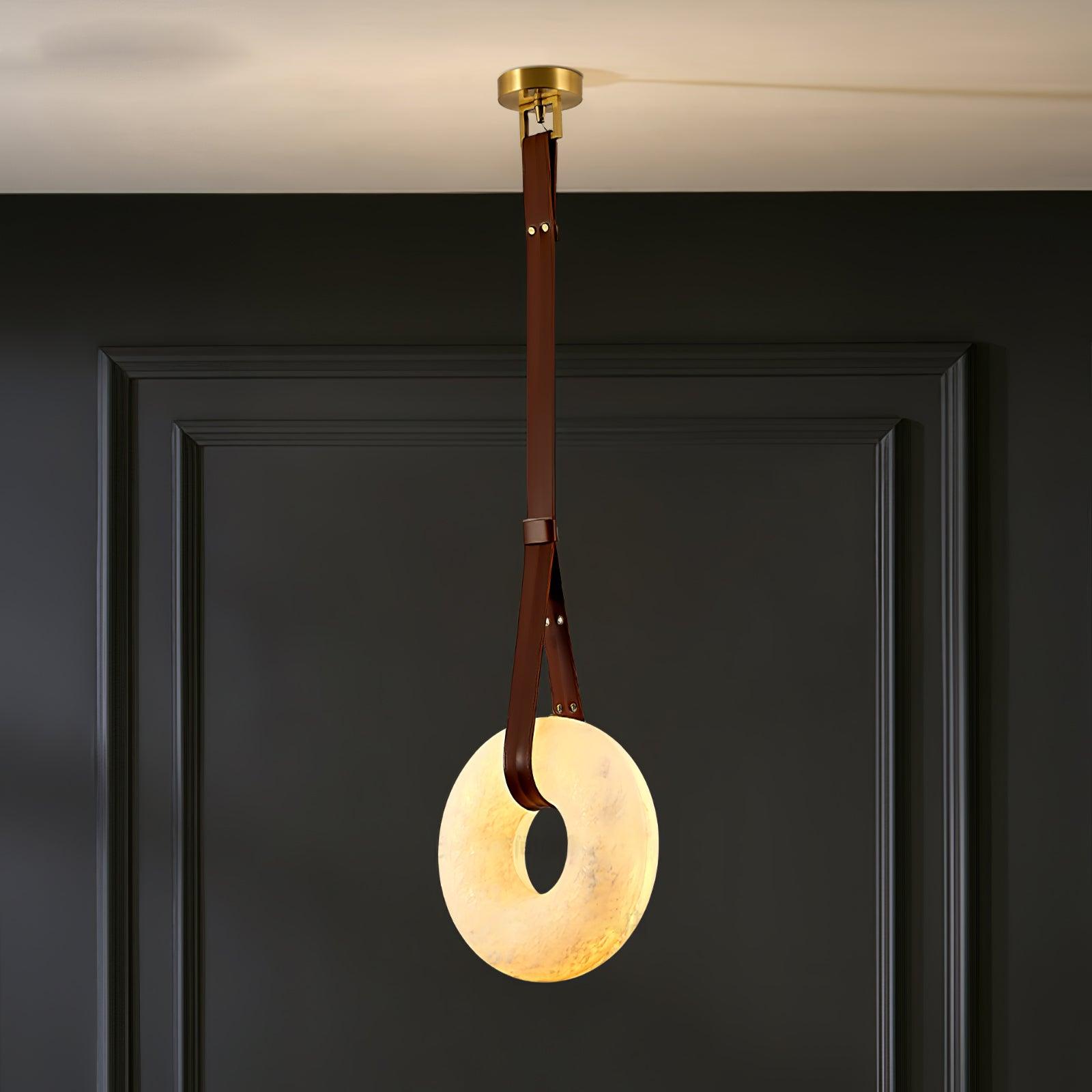 Aira Suspension Lampe Anneau en albâtre Lanières en cuir Luxe scandinave - Neutralighting