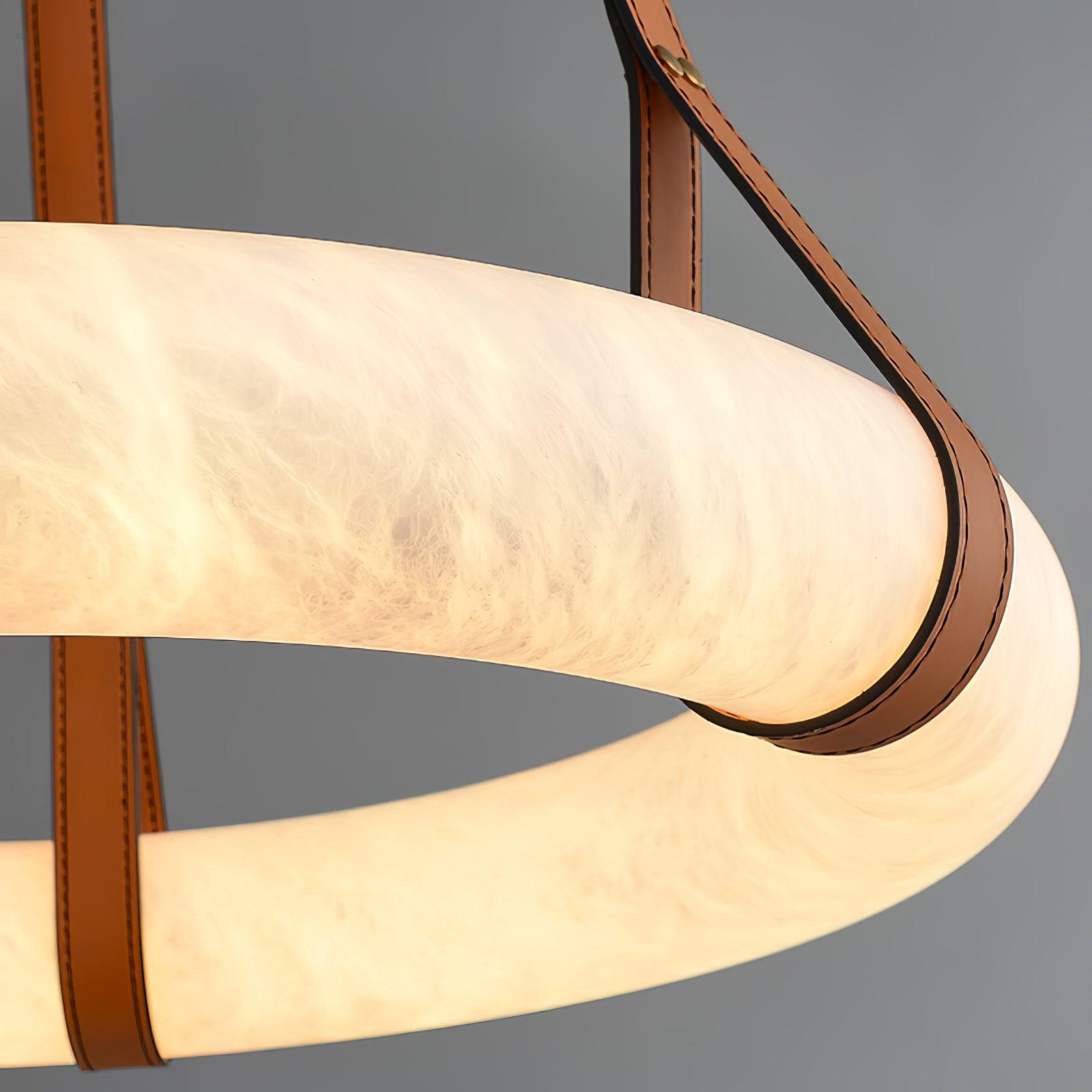 Luste Chandeliers en Albâtre Anneau Sangle en Cuir Version A - Neutralighting