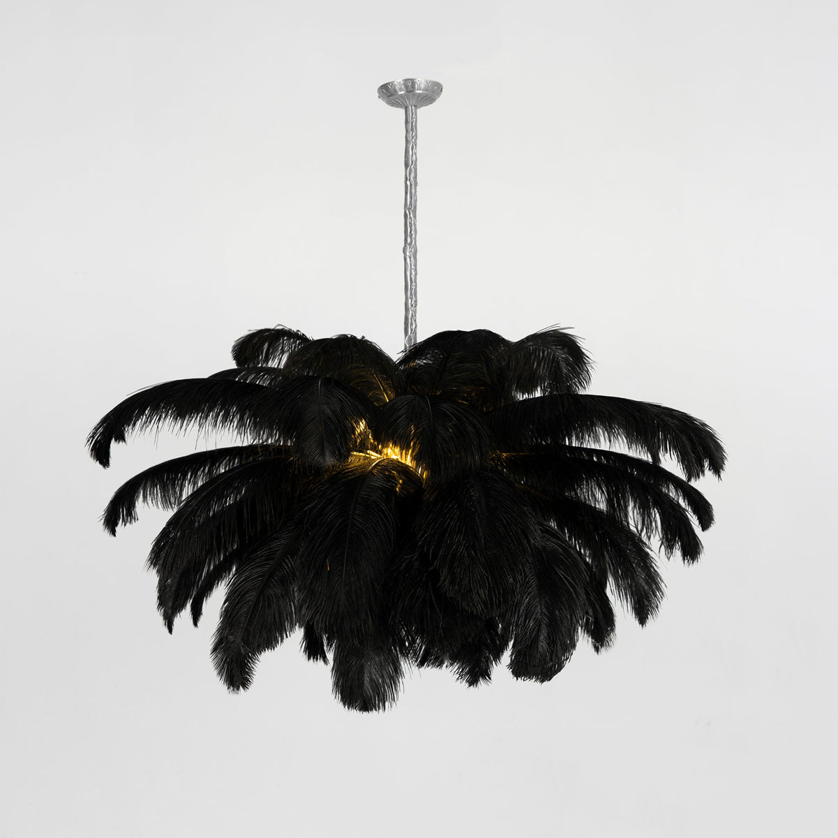 Lustra Chandelier Plume d'Autruche Grand Pied en Laiton - Neutralighting