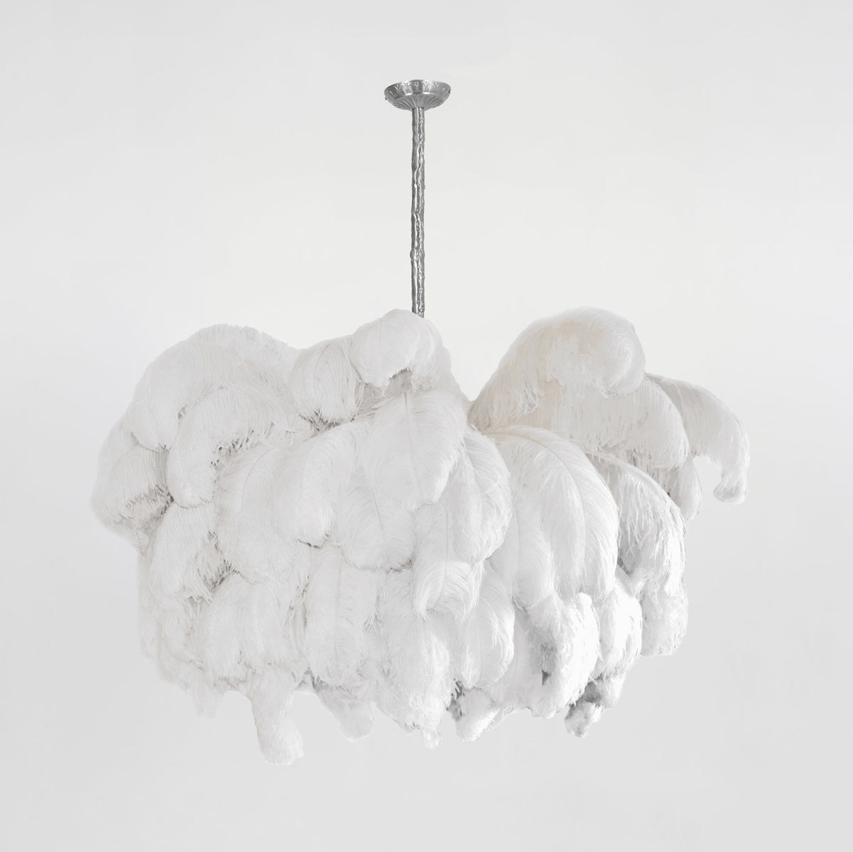 Lustra Chandelier Plume d'Autruche Grand Pied en Laiton - Neutralighting