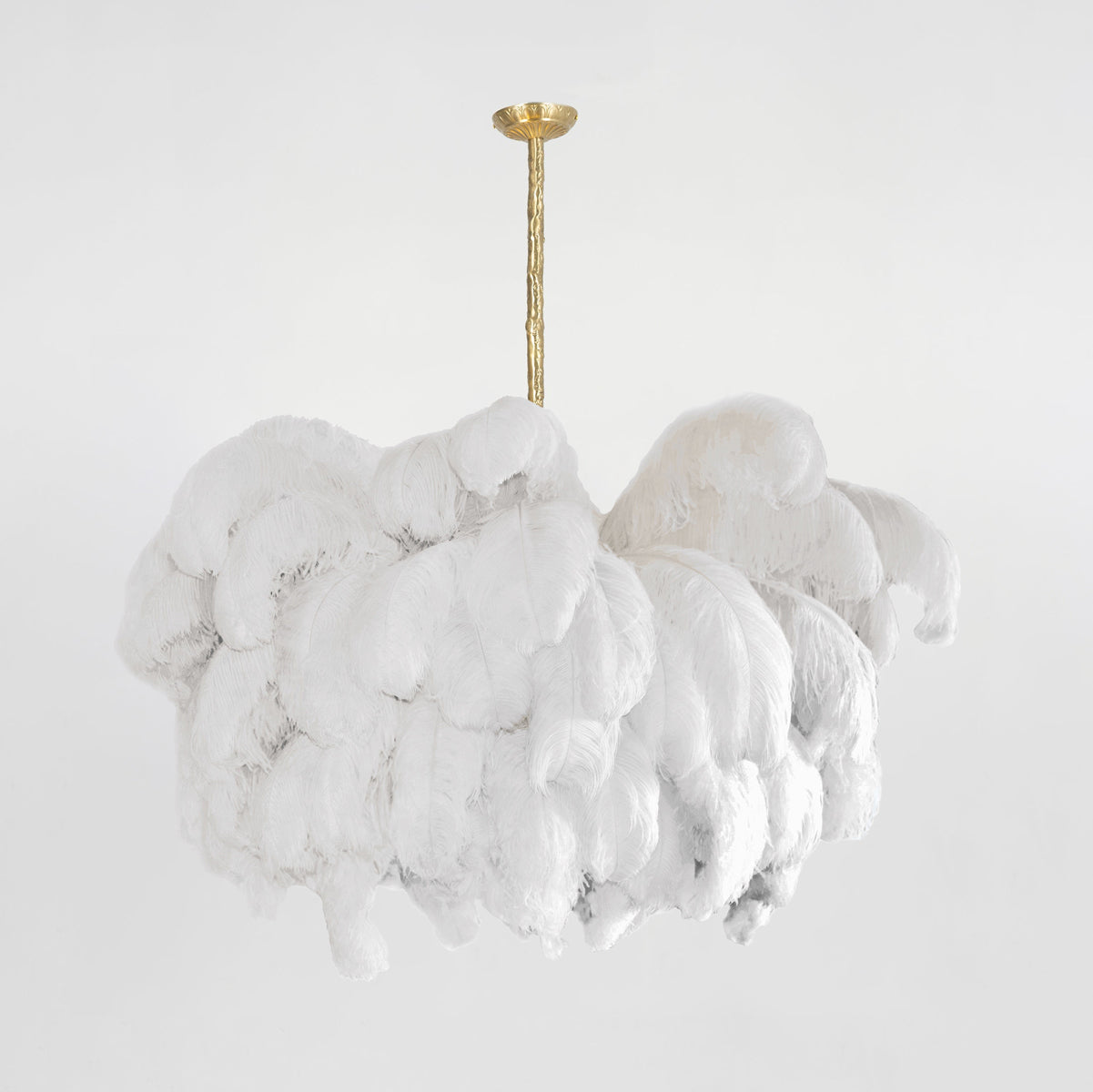 Lustra Chandelier Plume d'Autruche Grand Pied en Laiton - Neutralighting