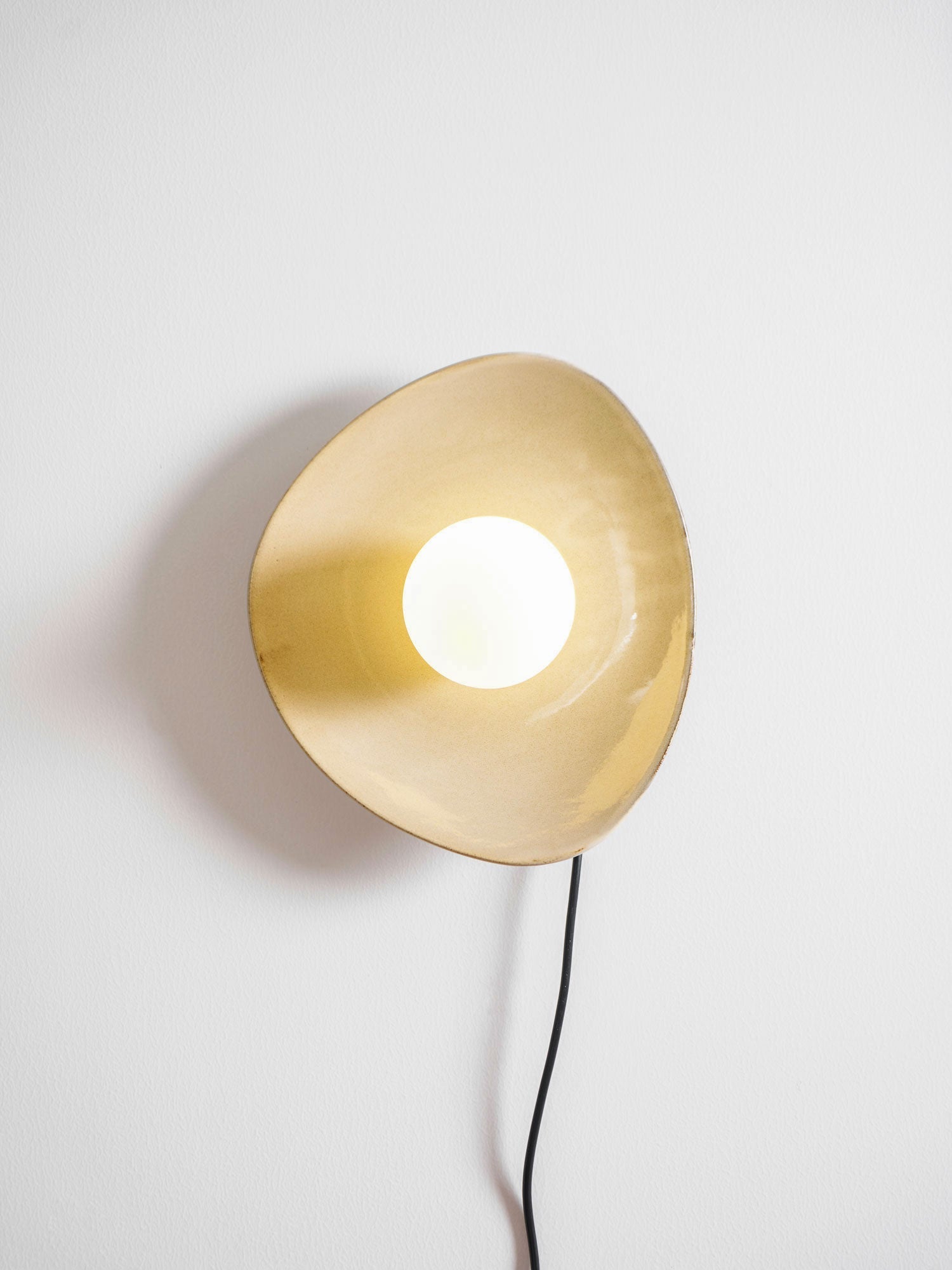 Nancy Pebble Disc Plug-in Ceramics Glass Wall Light - Neutralighting