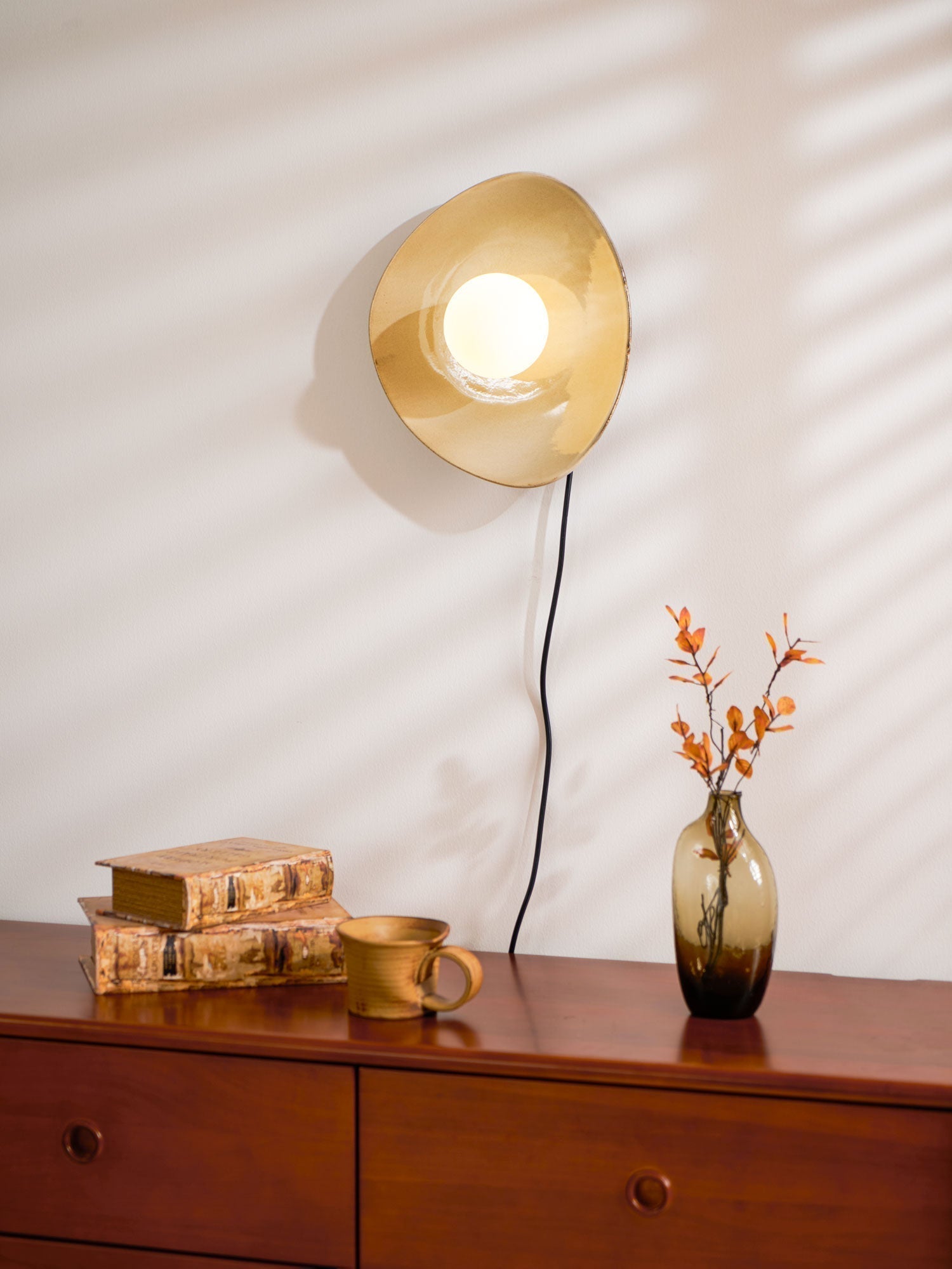 Nancy Pebble Disc Plug-in Ceramics Glass Wall Light - Neutralighting