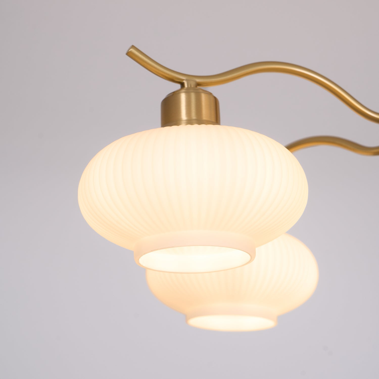 Cavien Lustre en Laiton et Noyer - Neutralighting
