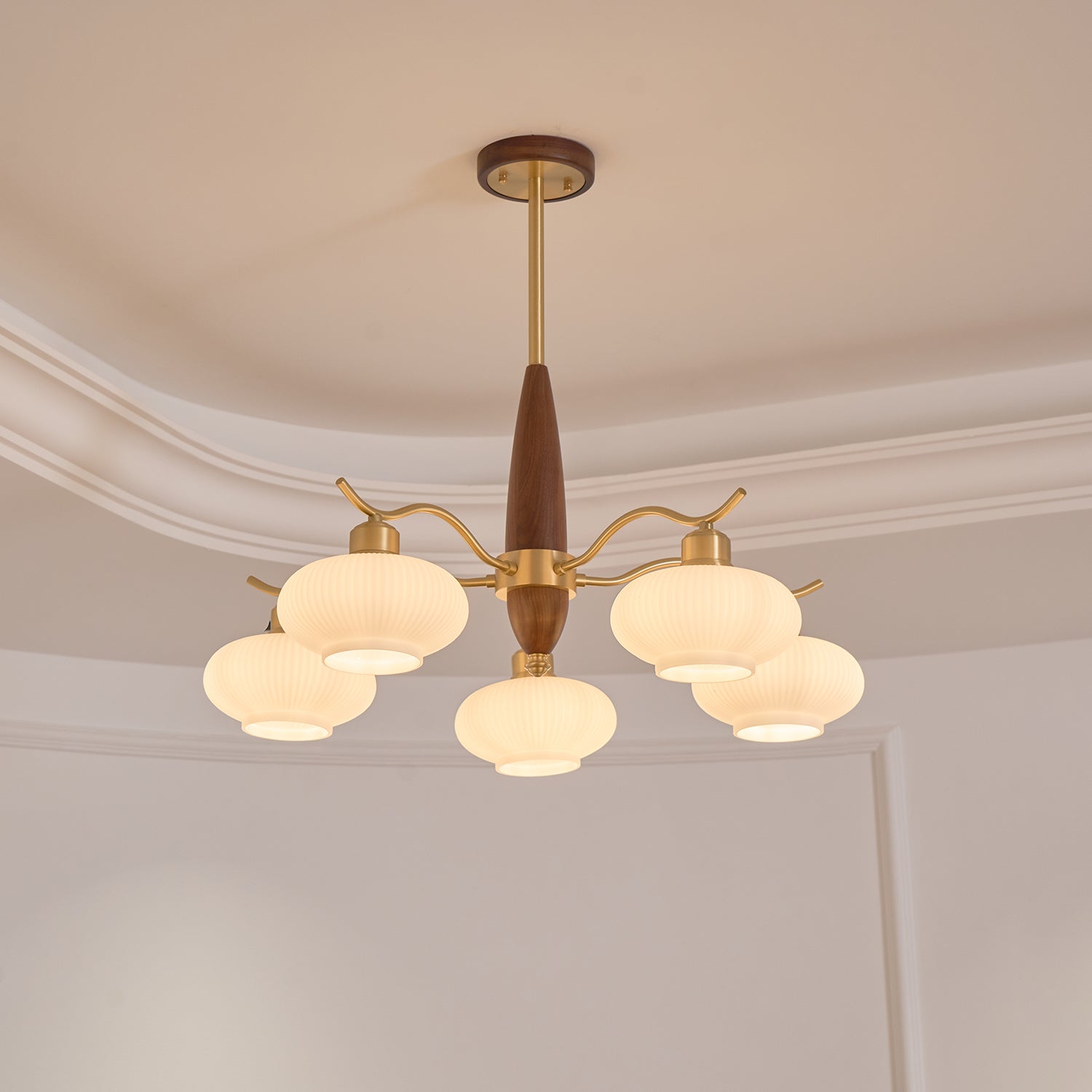 Cavien Lustre en Laiton et Noyer - Neutralighting