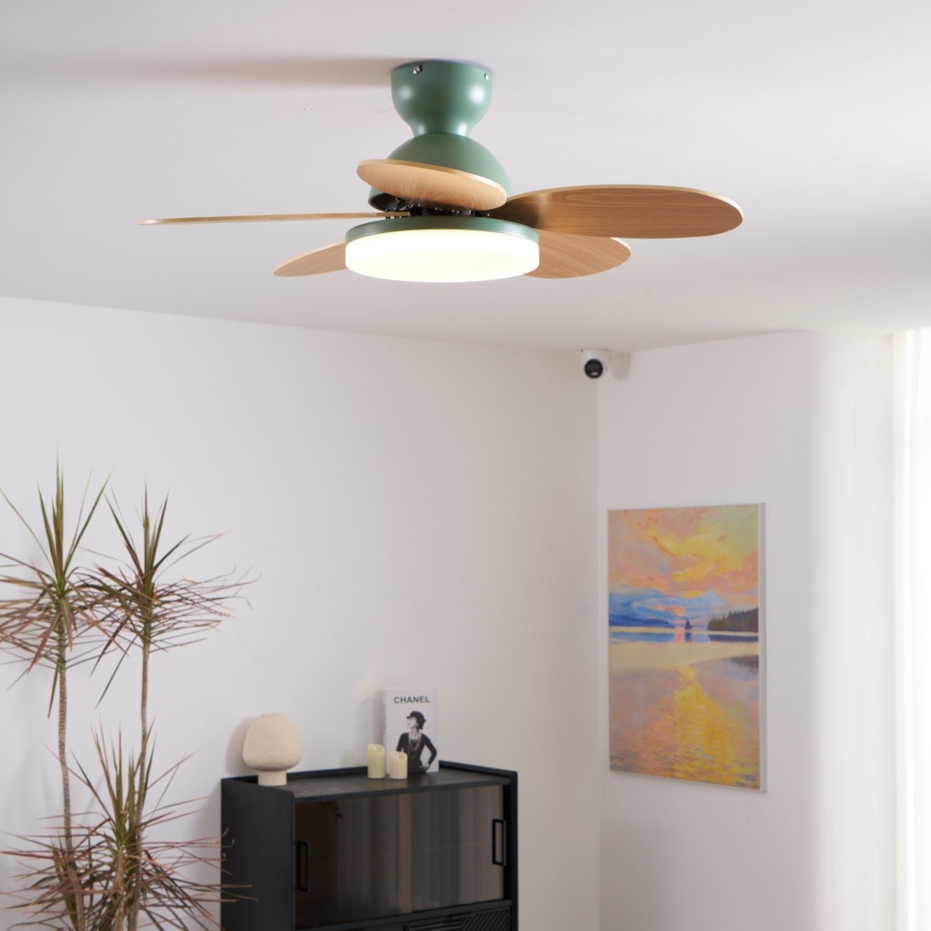Plafonnier ventilateur Liora pour enfants, démontrant la fréquence variable