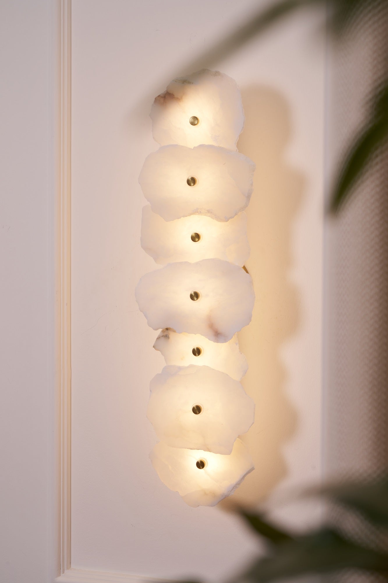 Alaeila Applique Murale en Albâtre avec Rameau Floral - Neutralighting