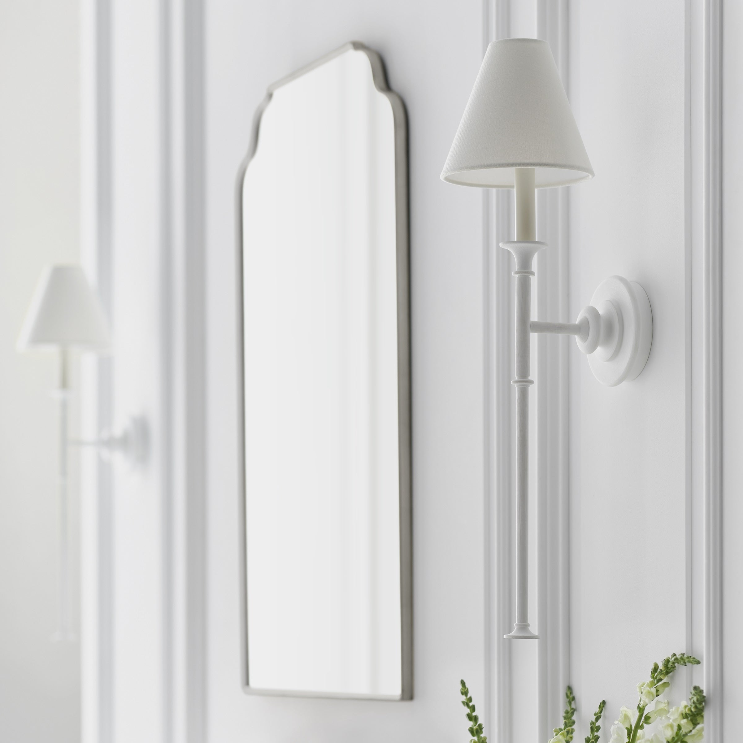 Cygnus Applique Murale Tissu Noir Minimaliste Traditionnelle Moderne - Neutralighting