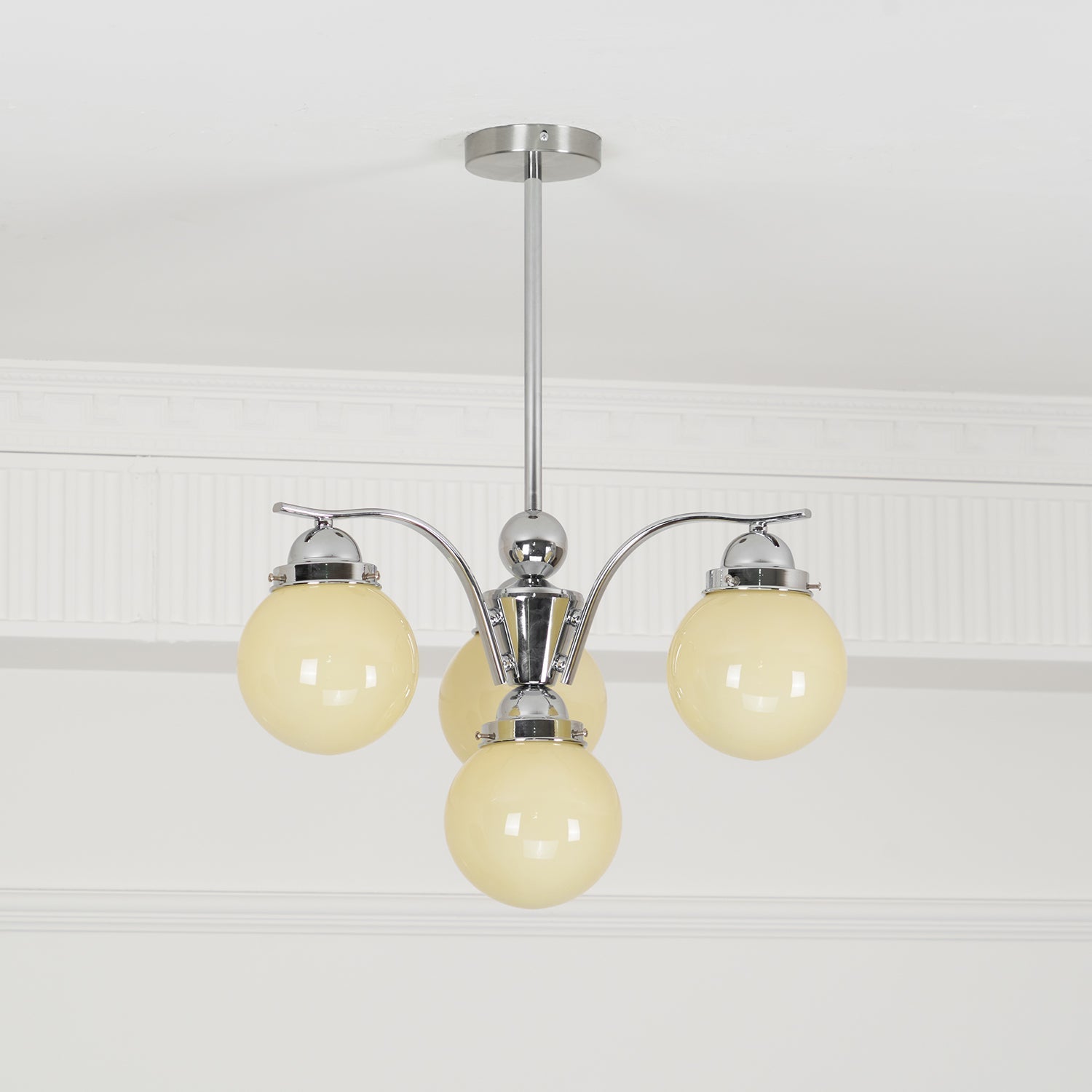 Salamanca Lustre Boules en Verre Rose Arcs en Chrome Stylé - Neutralighting