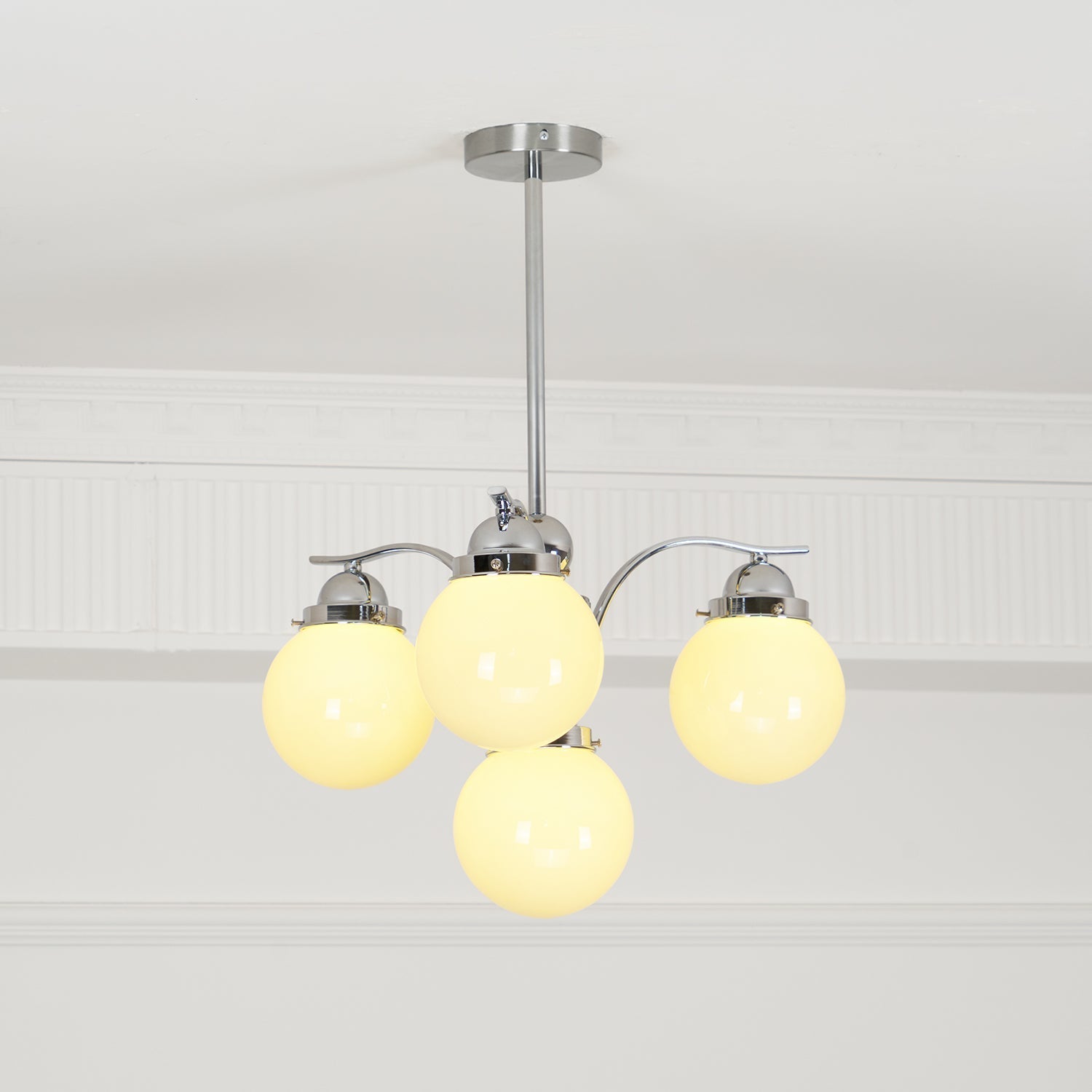 Salamanca Lustre Boules en Verre Rose Arcs en Chrome Stylé - Neutralighting