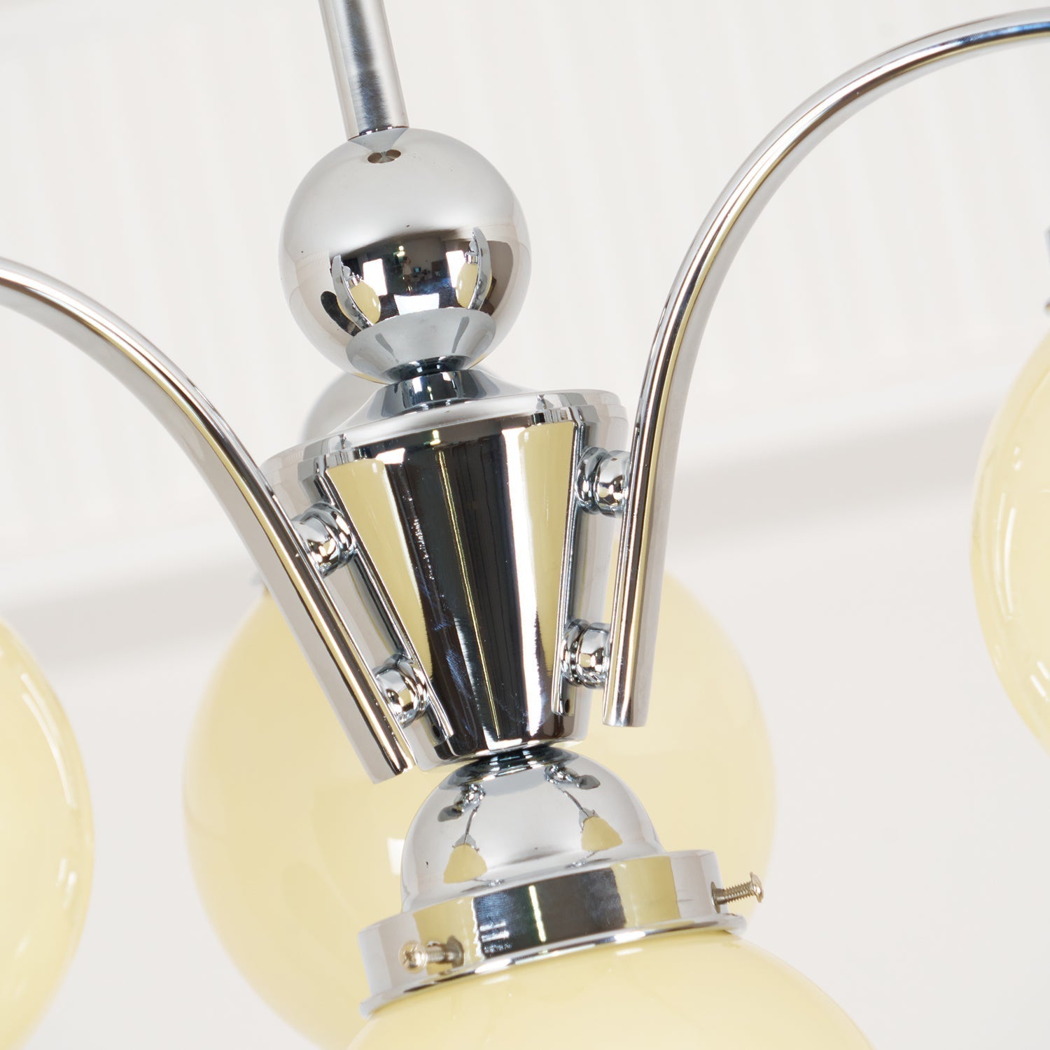 Salamanca Lustre Boules en Verre Rose Arcs en Chrome Stylé - Neutralighting