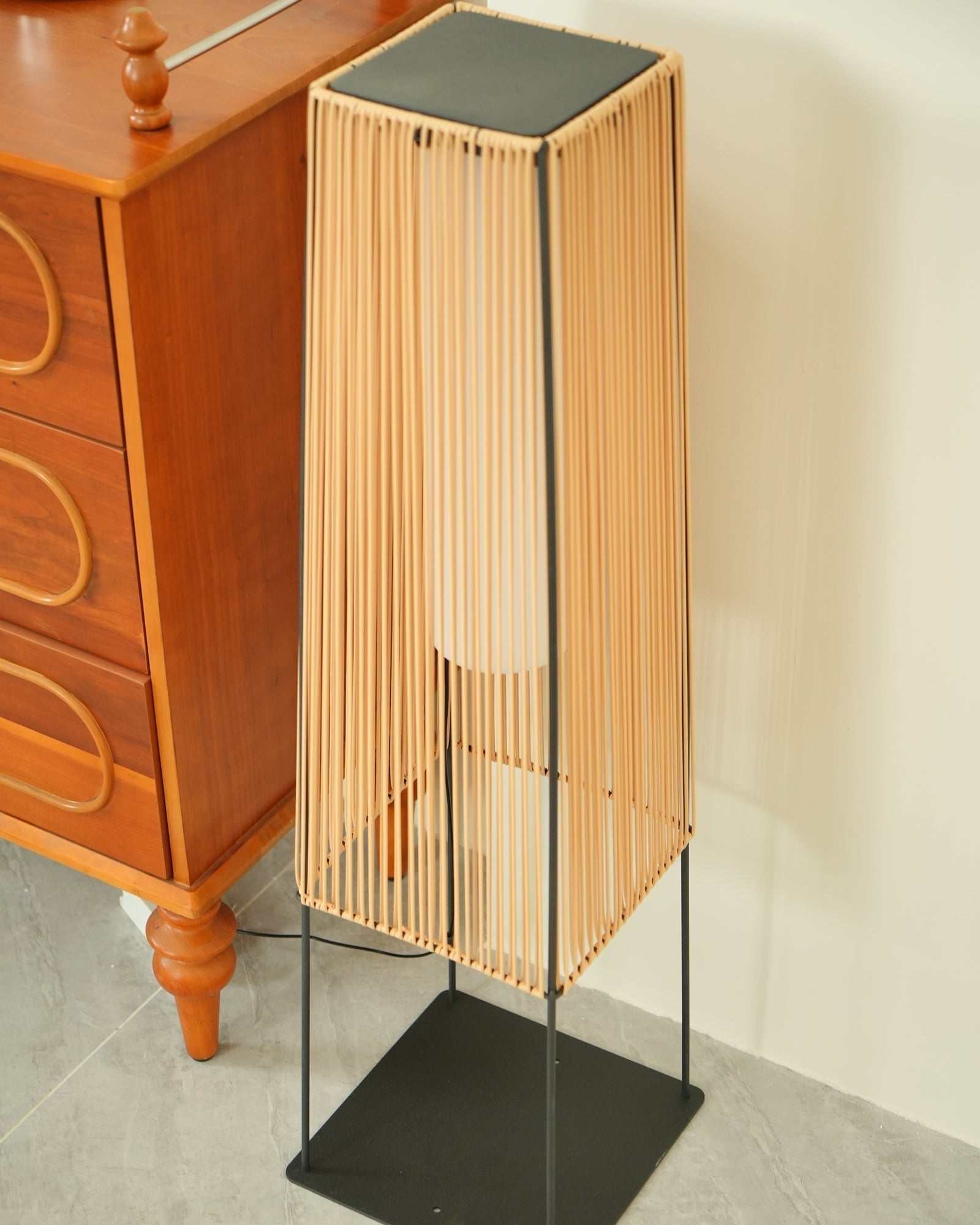 Adrian Applique d’Extérieur Moderne Élégante - Neutralighting