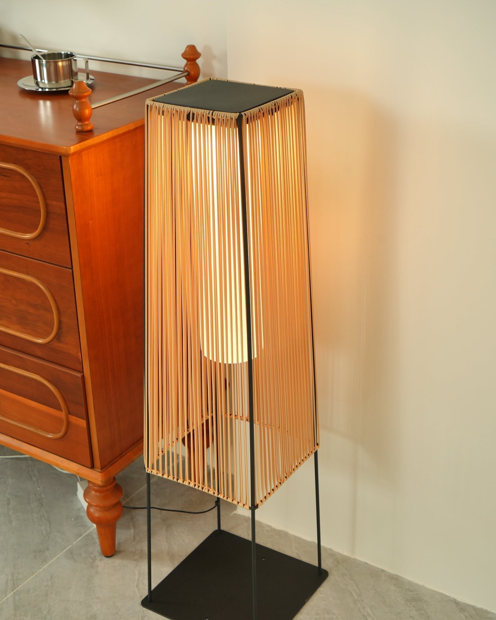Adrian Applique d’Extérieur Moderne Élégante - Neutralighting