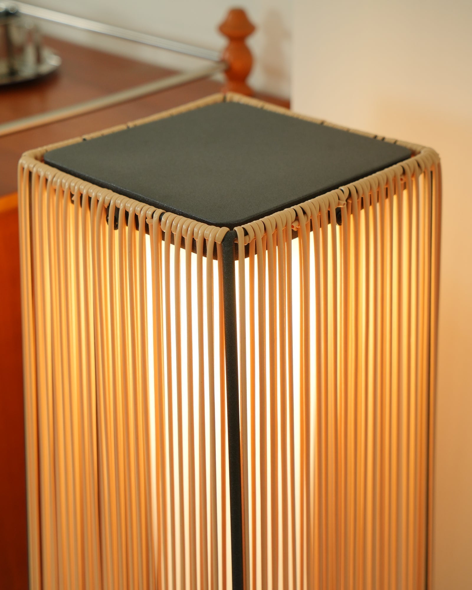 Adrian Applique d’Extérieur Moderne Élégante - Neutralighting