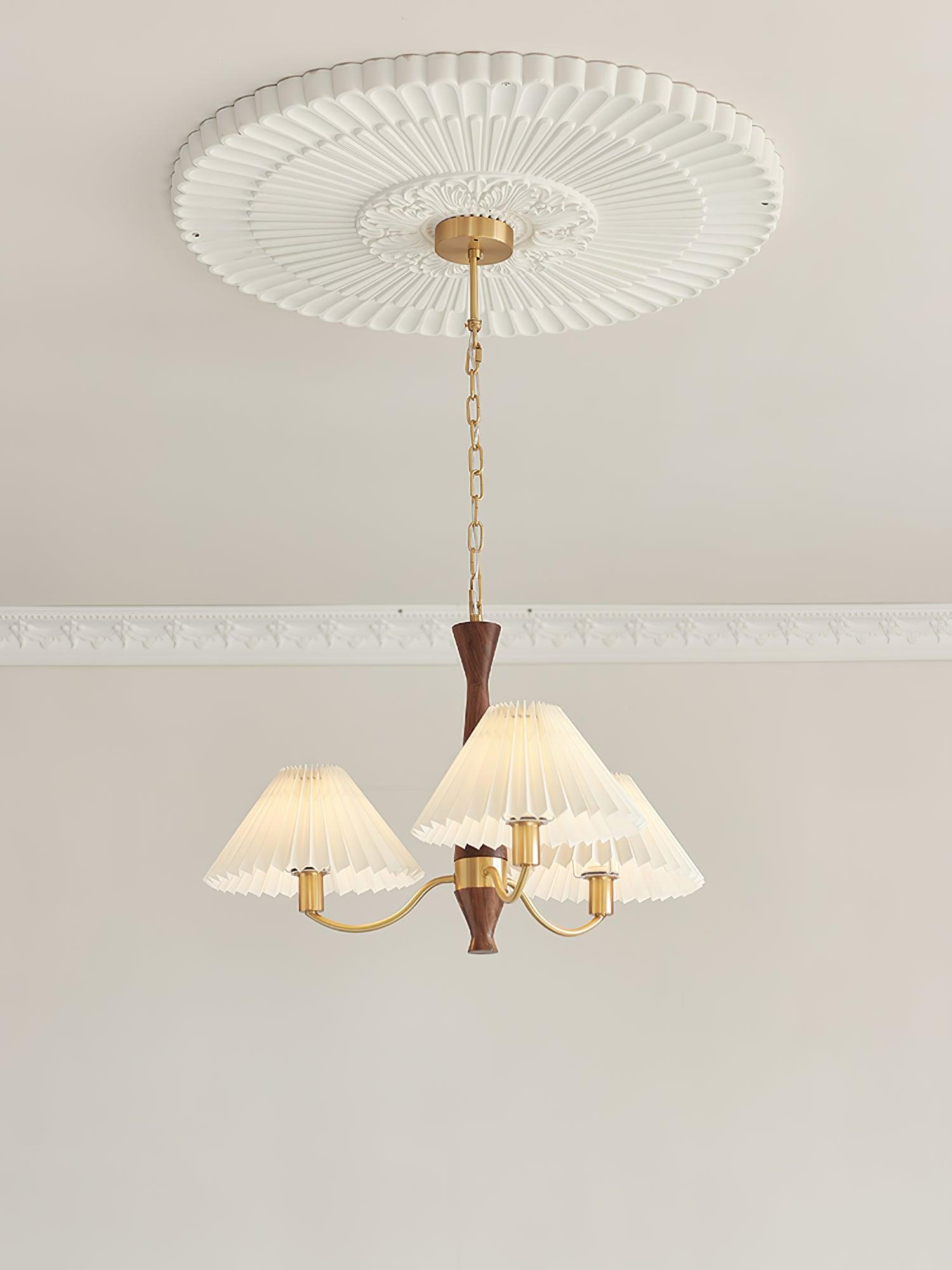 Lustra Chandelier Plissé avec Abat-jours Blancs Milieu du Siècle - Neutralighting