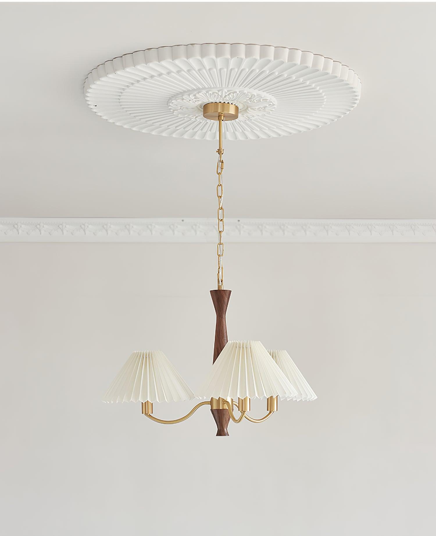 Lustra Chandelier Plissé avec Abat-jours Blancs Milieu du Siècle - Neutralighting