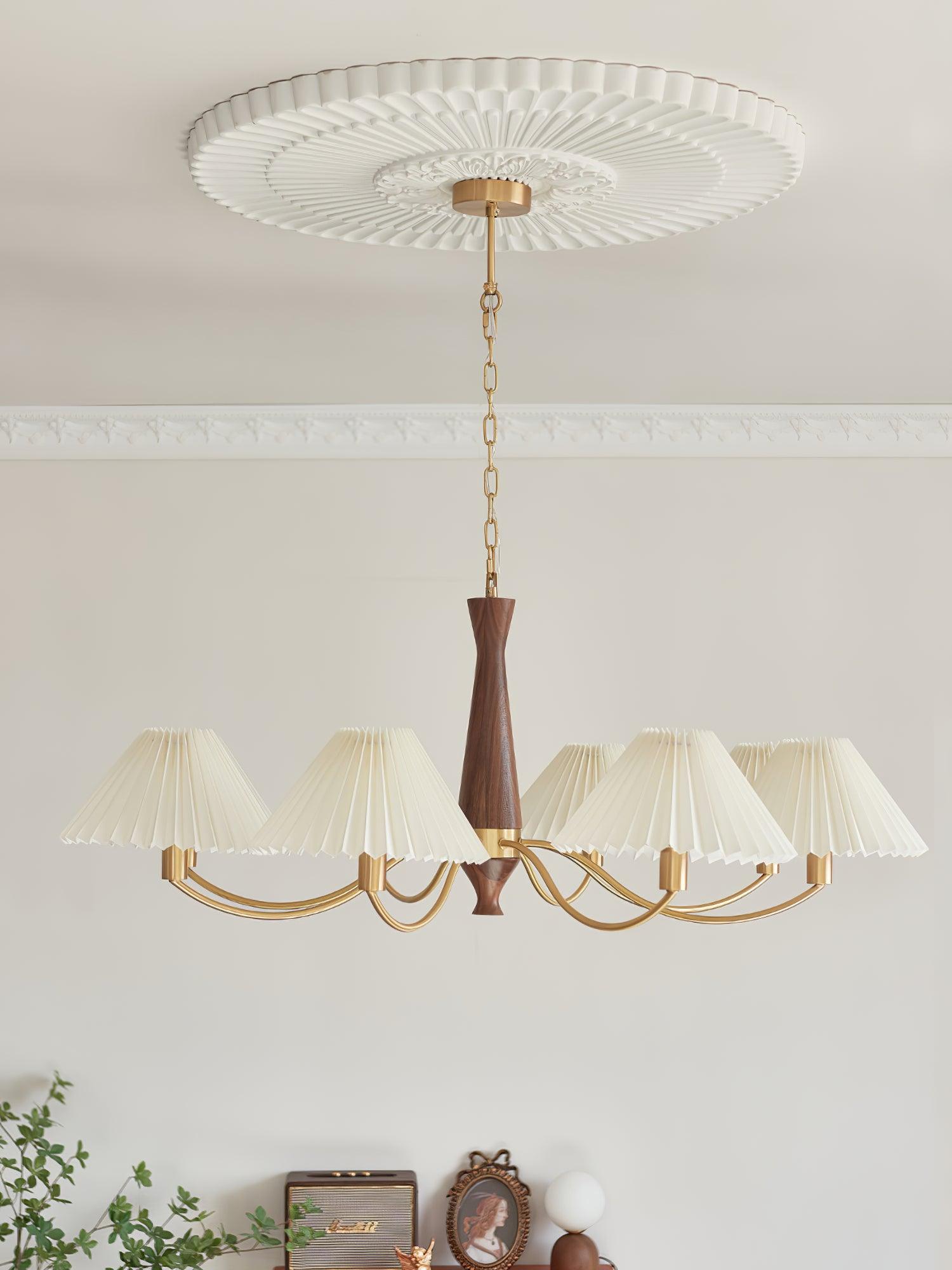 Lustra Chandelier Plissé avec Abat-jours Blancs Milieu du Siècle - Neutralighting