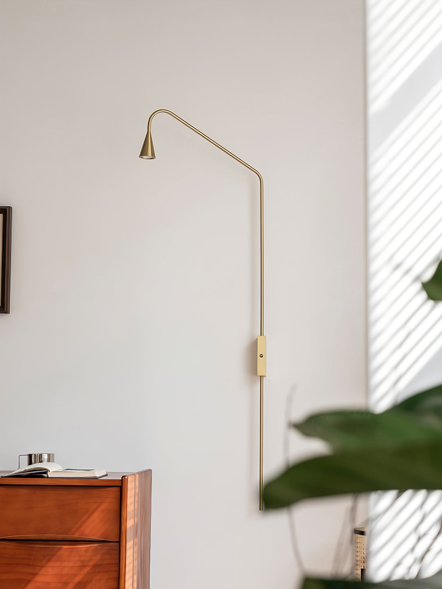 Vesolel Modern Minimalist Wall Lamp - Neutralighting