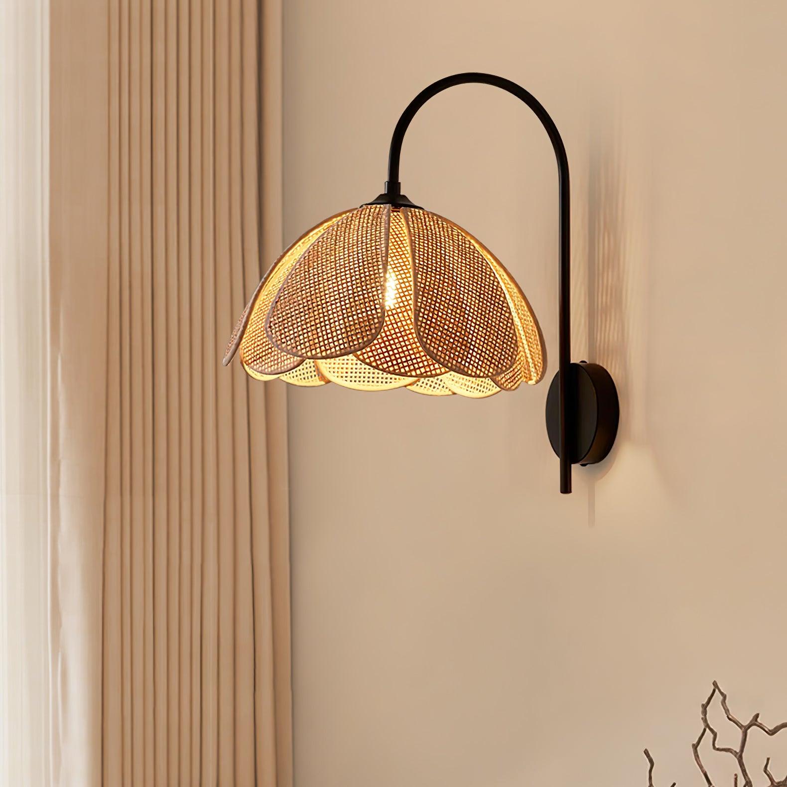 Edria Lustra Applique Murale Rattan Forme Pétale Élégante - Neutralighting