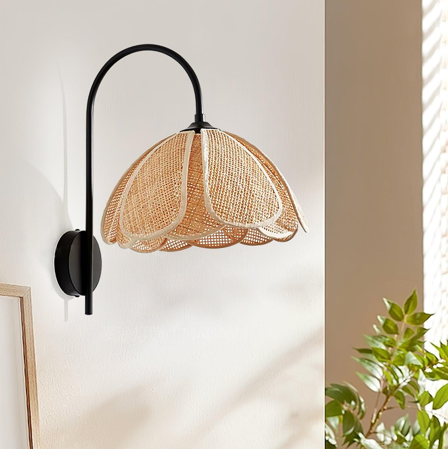Edria Lustra Applique Murale Rattan Forme Pétale Élégante - Neutralighting