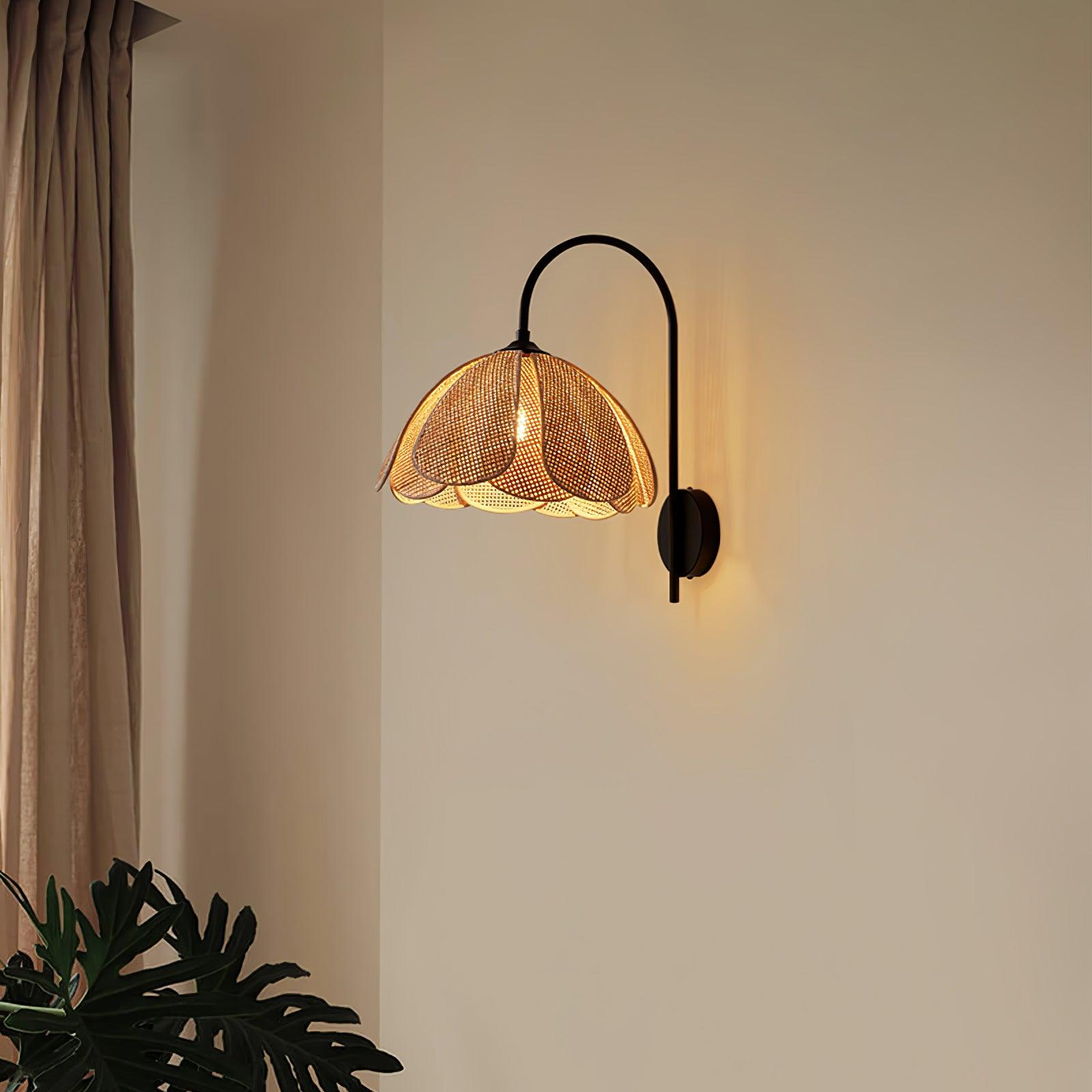 Edria Lustra Applique Murale Rattan Forme Pétale Élégante - Neutralighting