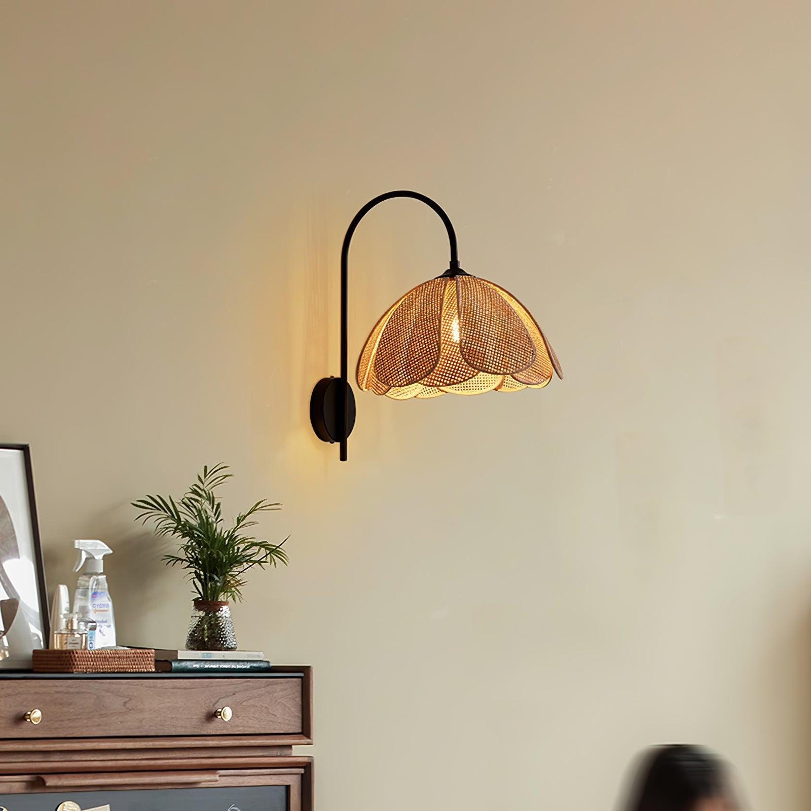 Edria Lustra Applique Murale Rattan Forme Pétale Élégante - Neutralighting