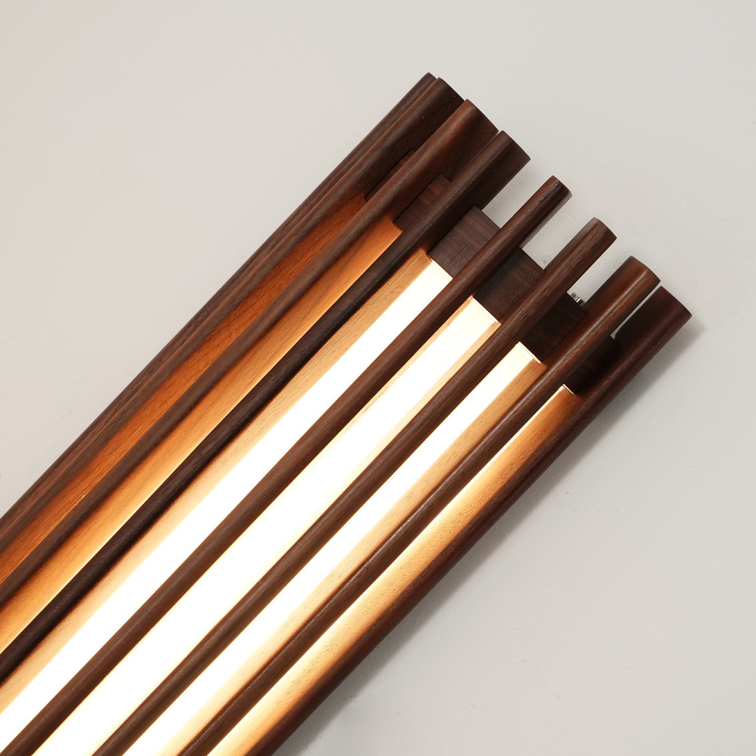 Neyra Applique Murale Intérieure en Noyer - Neutralighting
