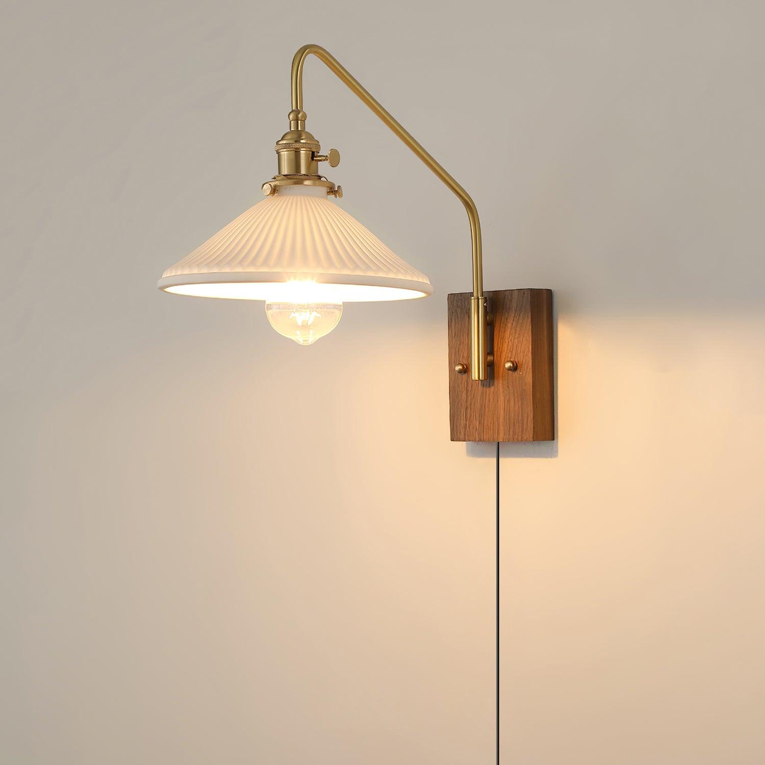 Haloen Applique murale rétro à brancher avec laiton, élégance française en noyer - Neutralighting