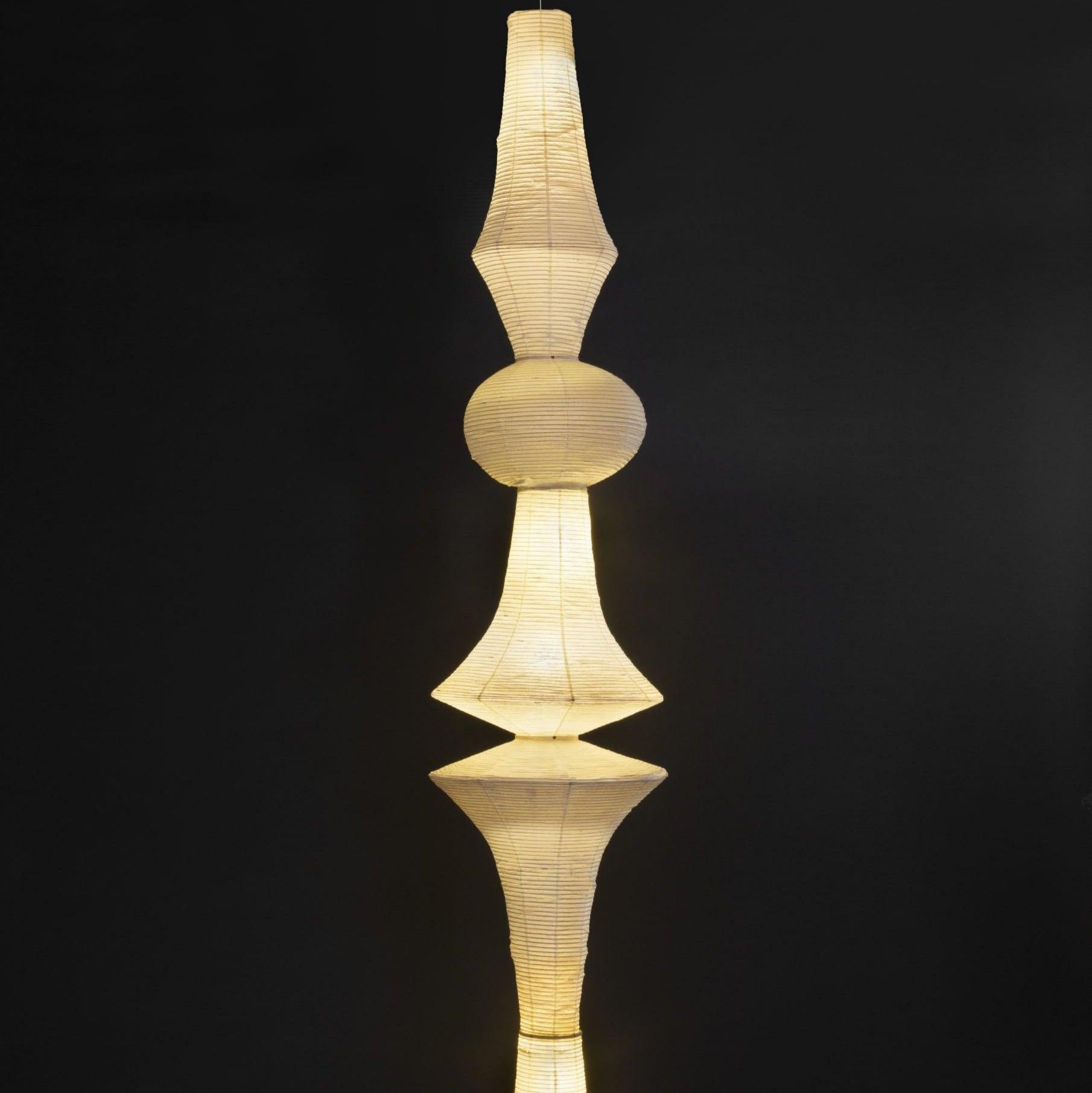 Faye Suspension Sculpturale Verticale en Papier