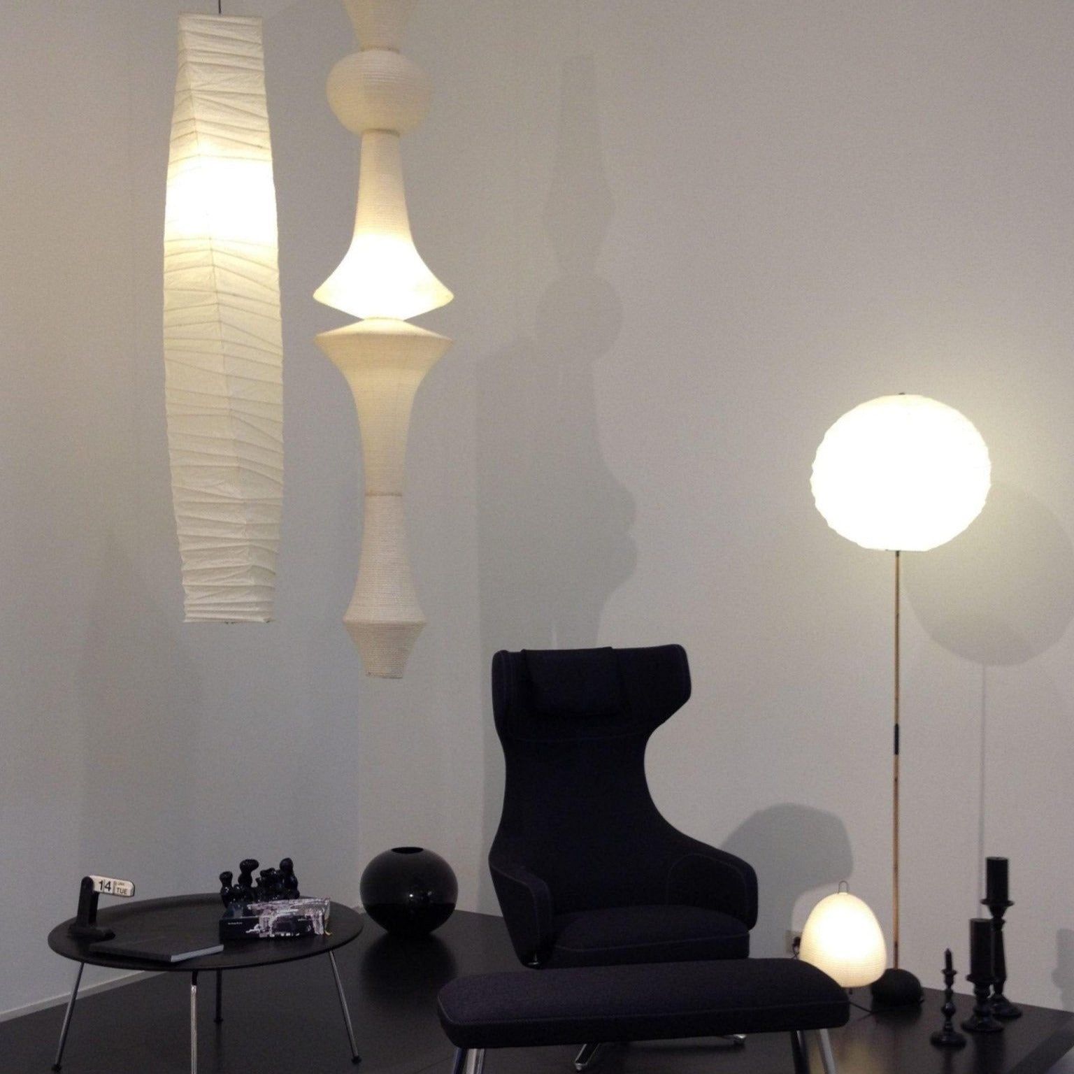 Faye Suspension Sculpturale Verticale en Papier