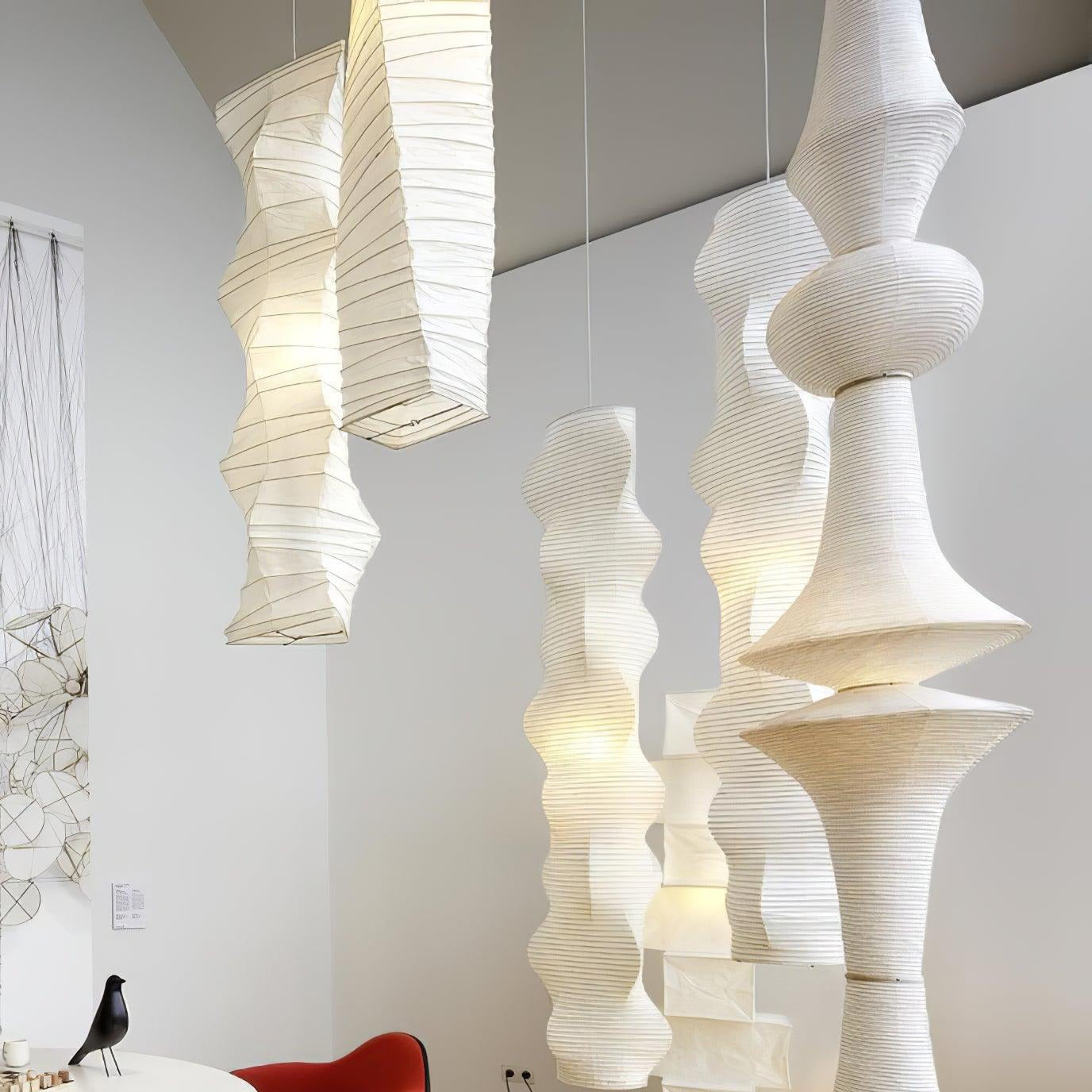 Faye Suspension Sculpturale Verticale en Papier