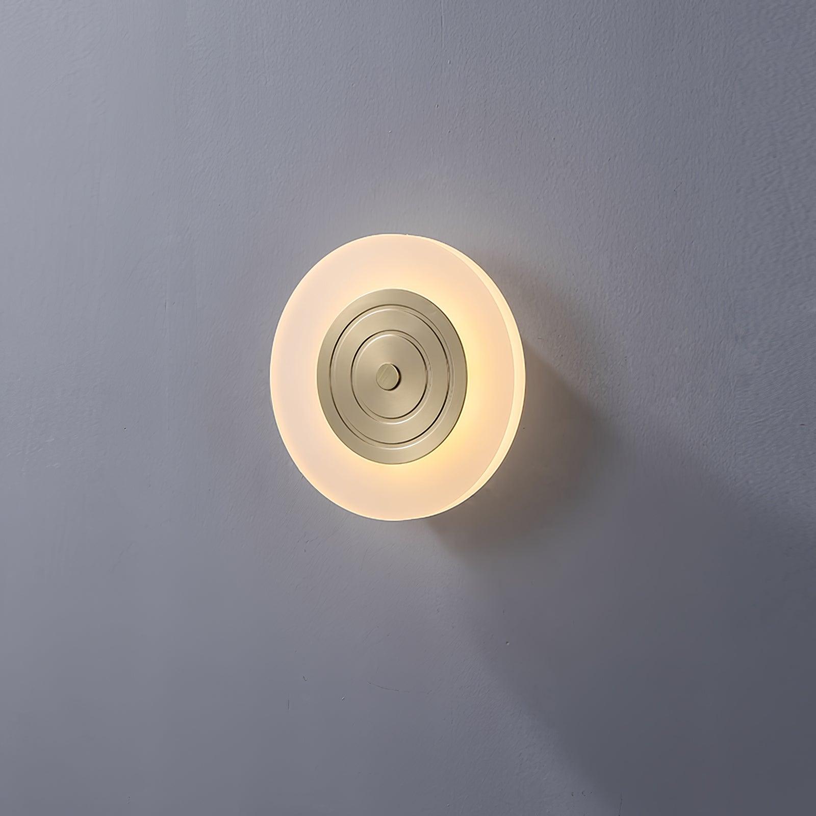 Patricia Lampe Murale Ronde Lune Élégante en Laiton - Neutralighting