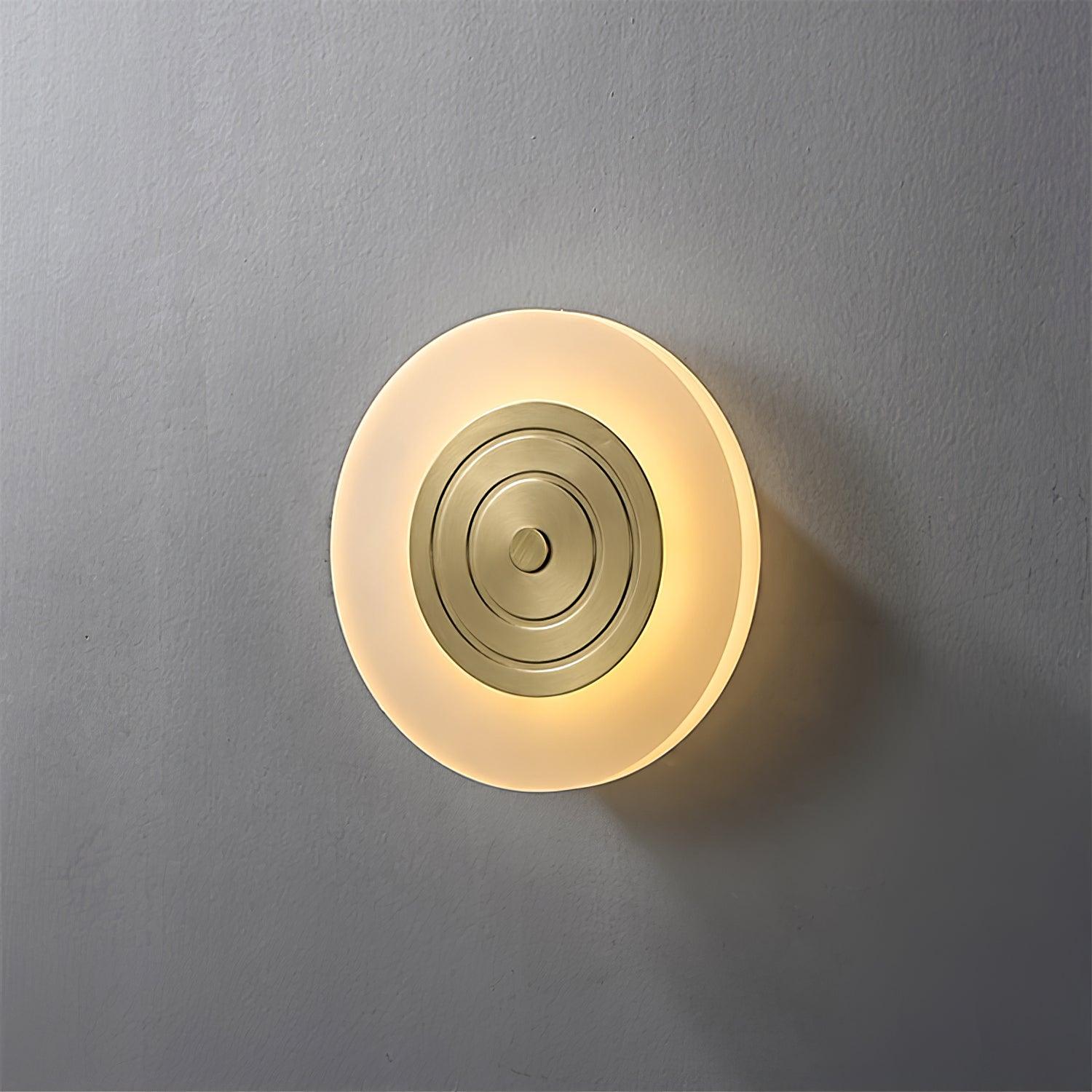 Patricia Lampe Murale Ronde Lune Élégante en Laiton - Neutralighting